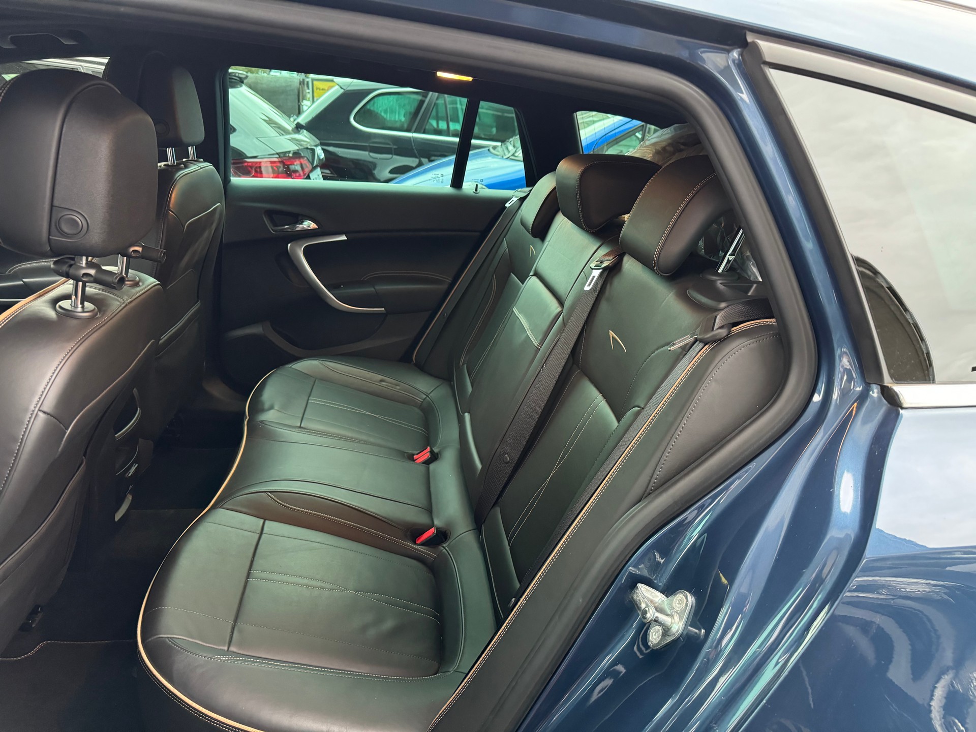 OPEL Insignia Sports Tourer 1.6 Turbo Edition Automatic-image-5