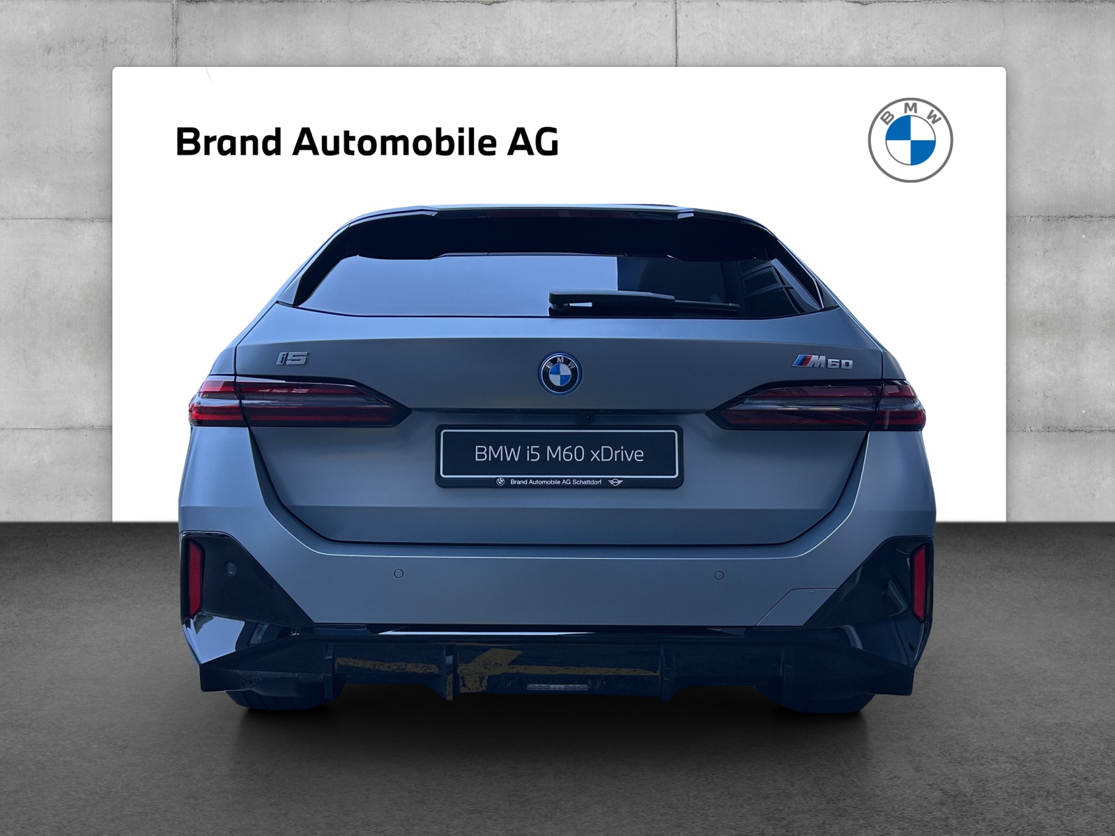 BMW i5 M60 xDrive Touring-image-4