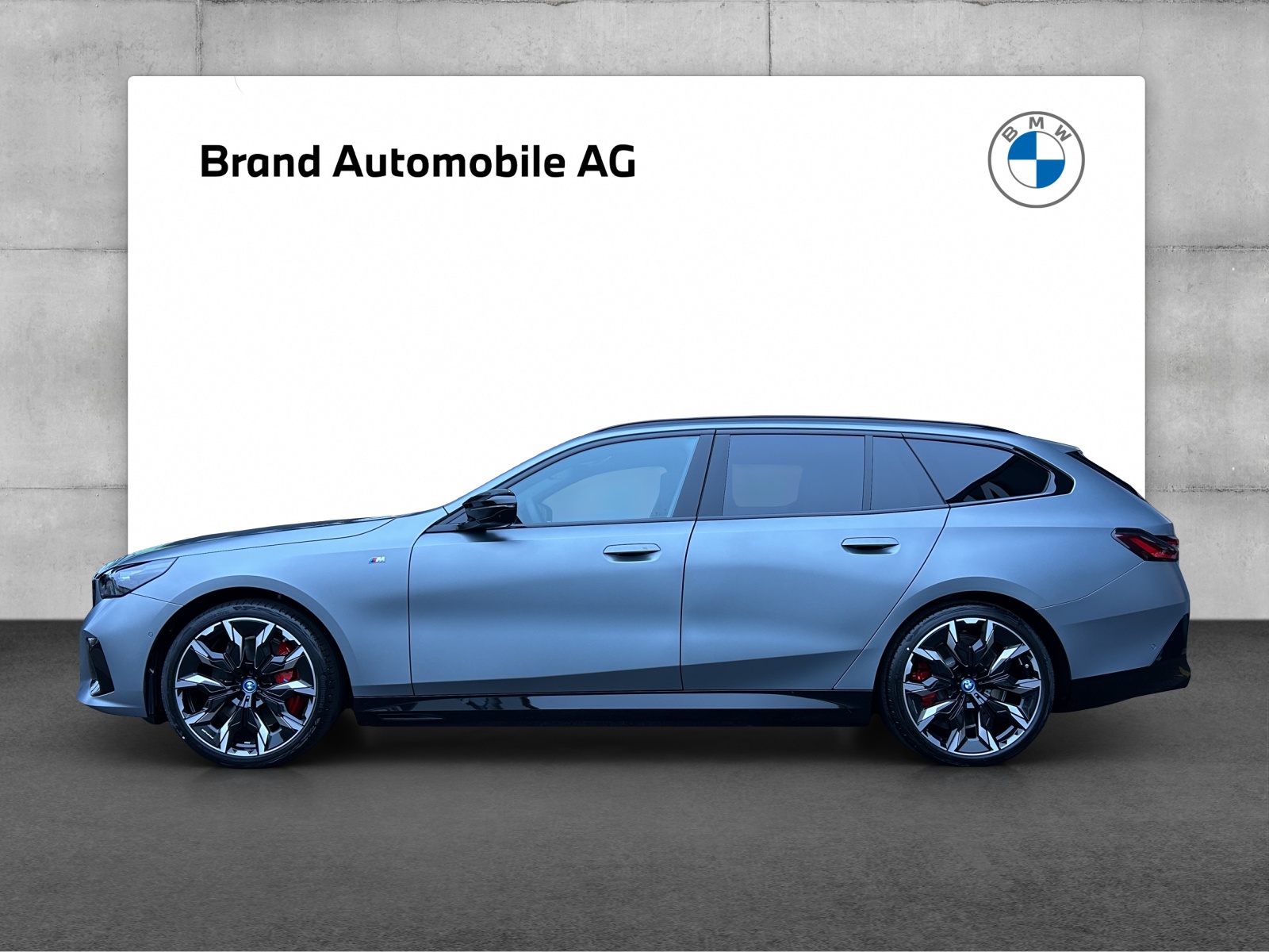 BMW i5 M60 xDrive Touring-image-2