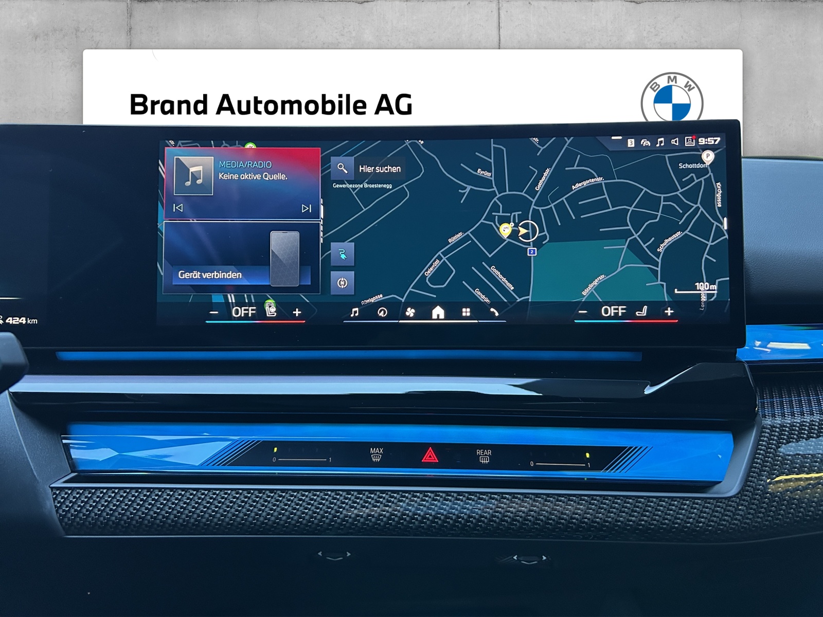 BMW i5 M60 xDrive Touring-image-11