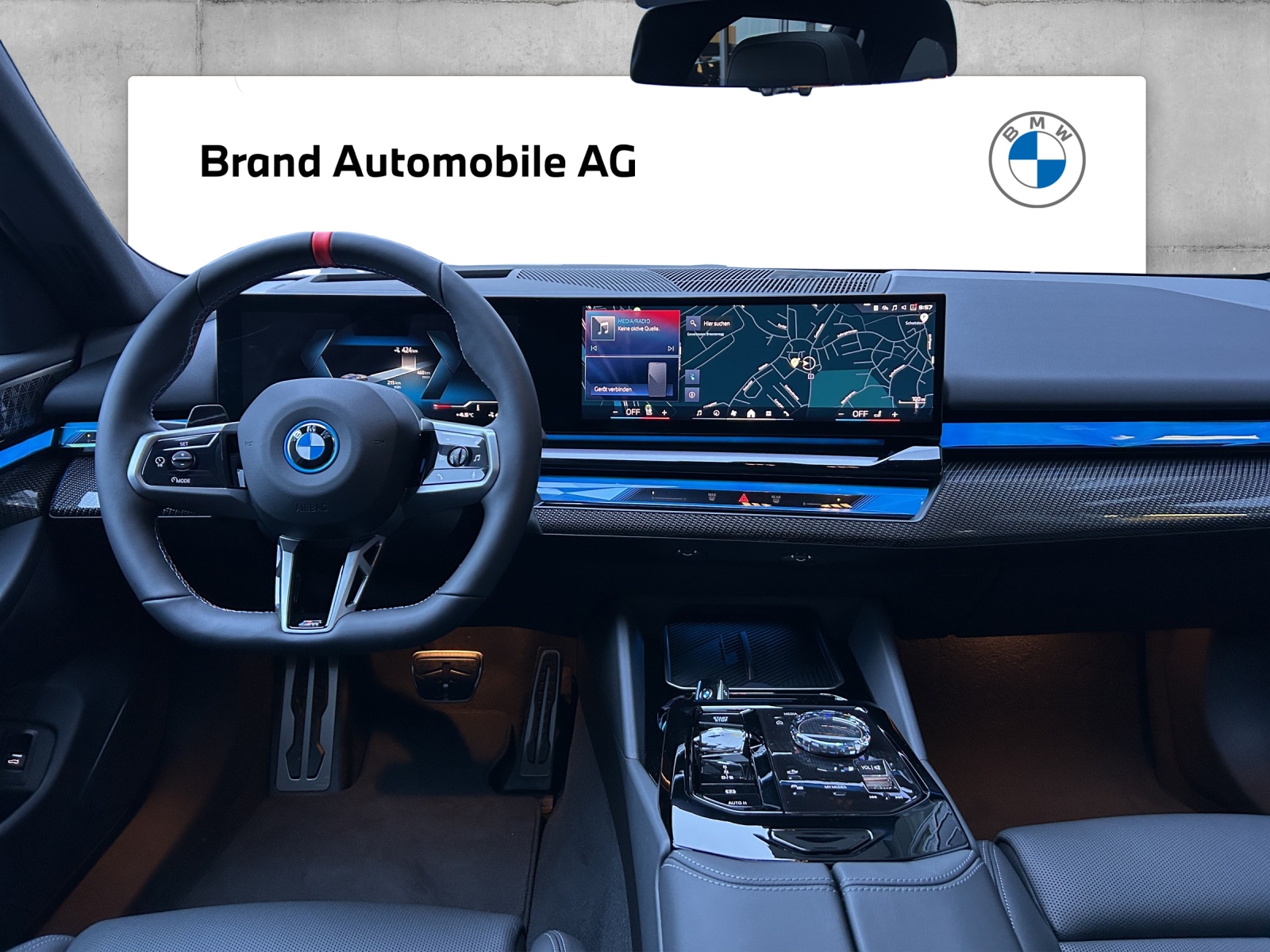 BMW i5 M60 xDrive Touring-image-10