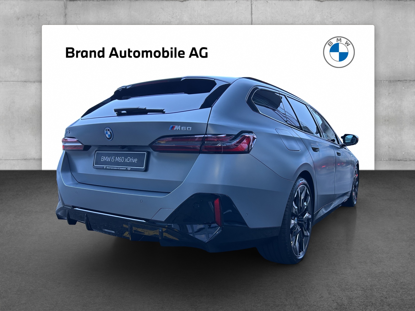 BMW i5 M60 xDrive Touring-image-5