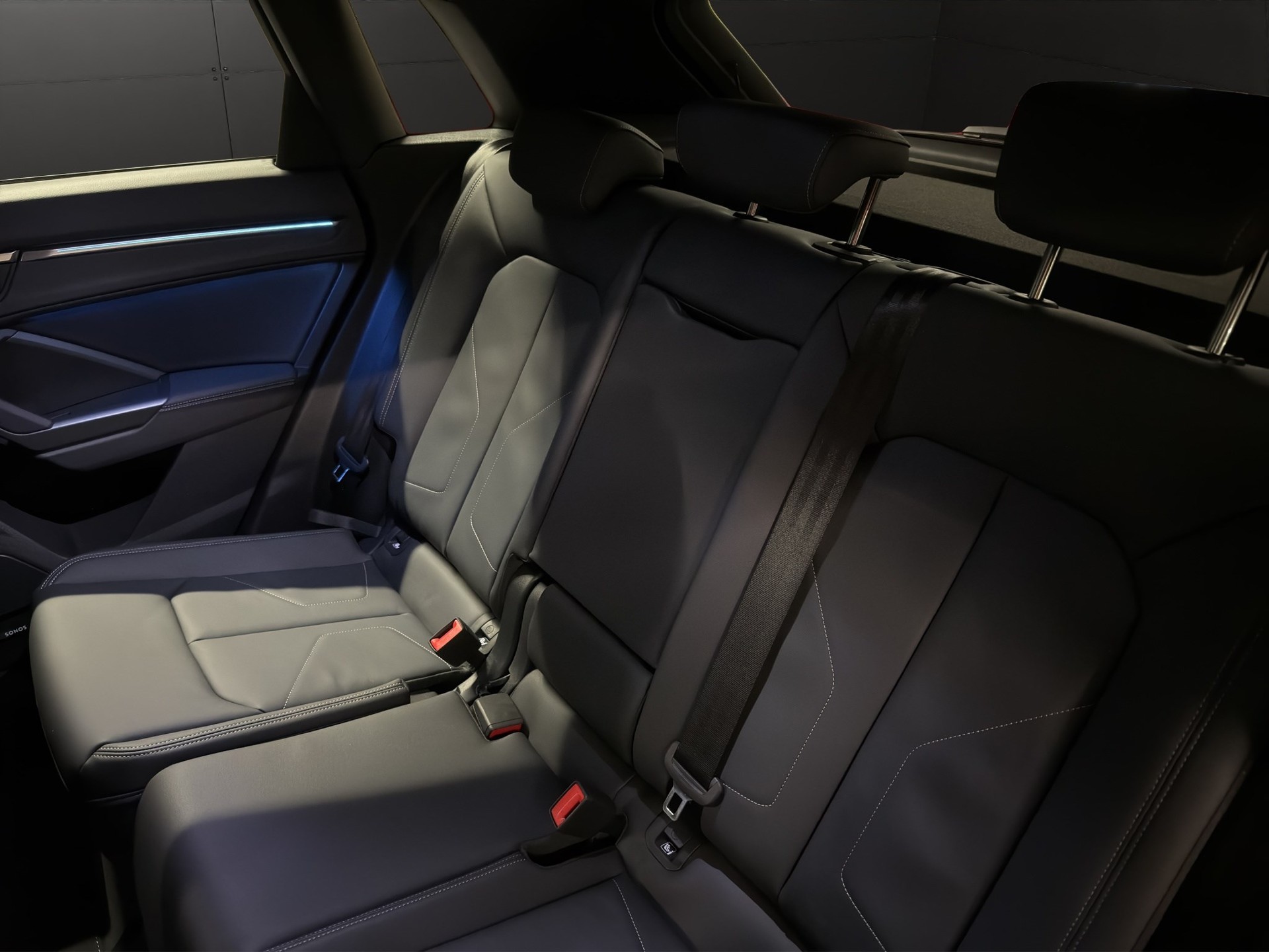 AUDI Q3 35 TFSI S line Attraction S-tronic-image-10