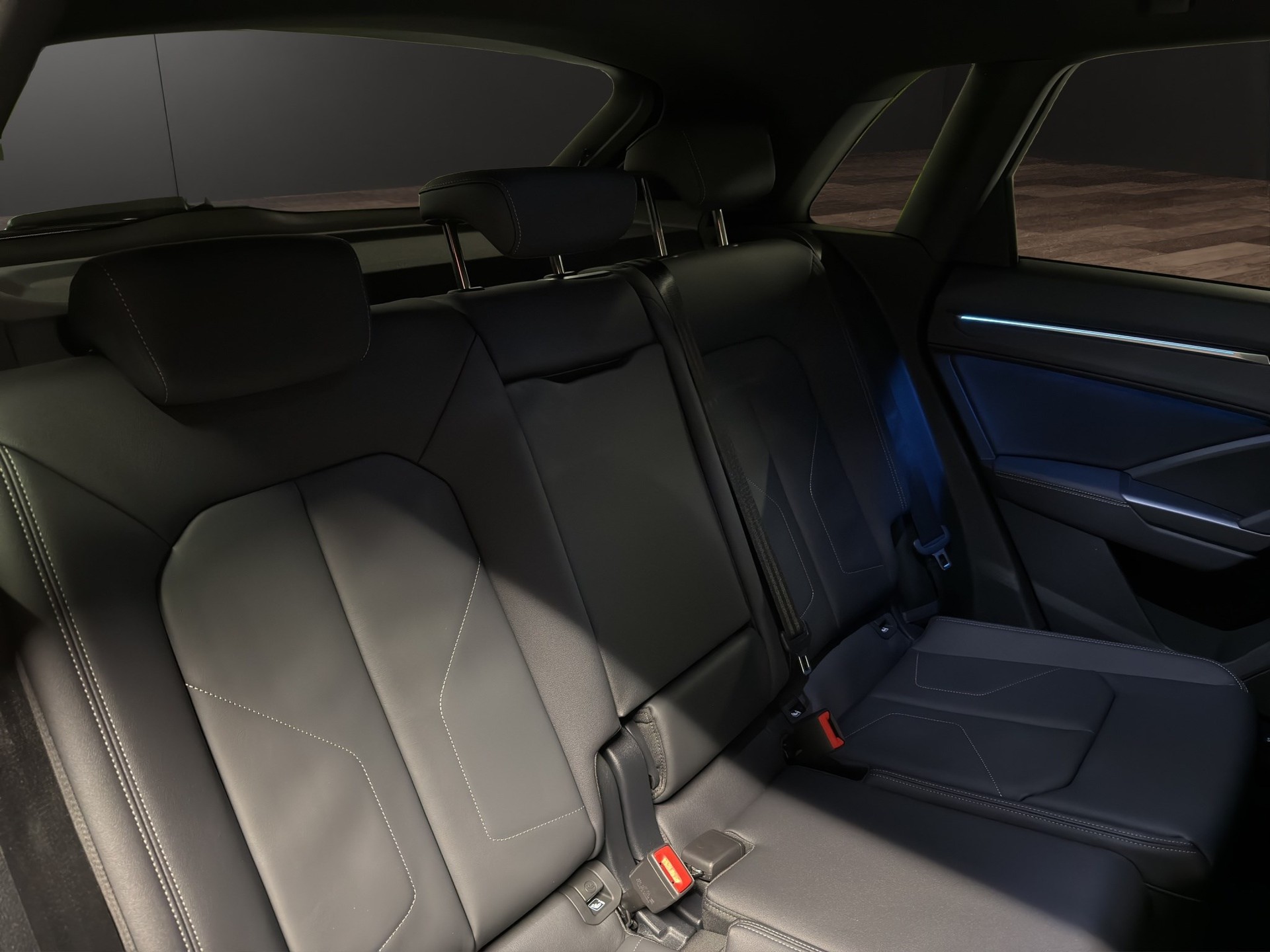 AUDI Q3 35 TFSI S line Attraction S-tronic-image-15
