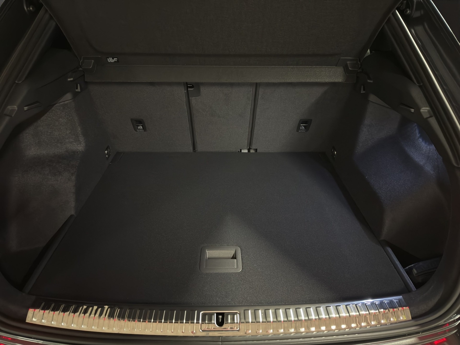 AUDI Q3 35 TFSI S line Attraction S-tronic-image-16