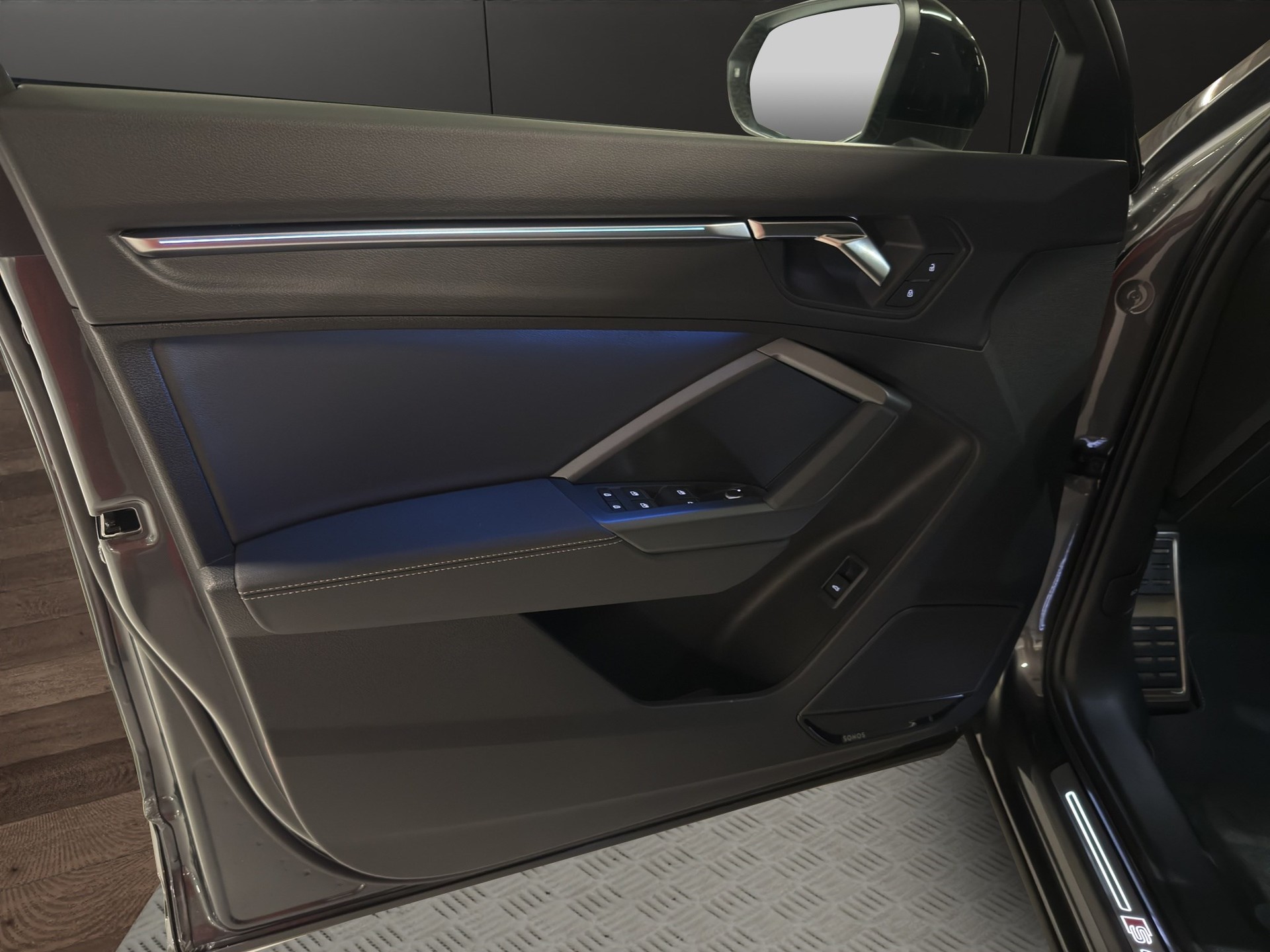 AUDI Q3 35 TFSI S line Attraction S-tronic-image-18