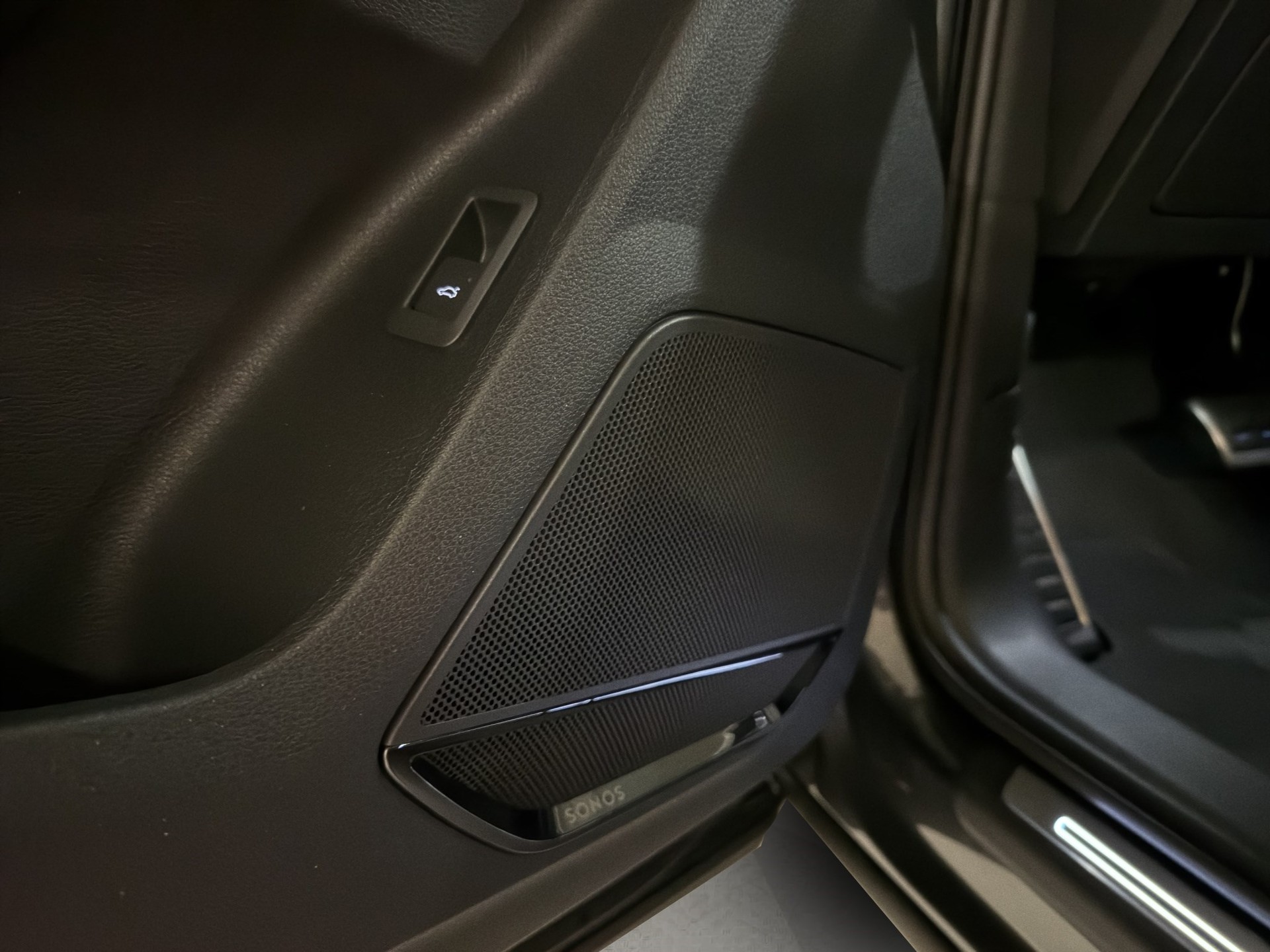 AUDI Q3 35 TFSI S line Attraction S-tronic-image-19