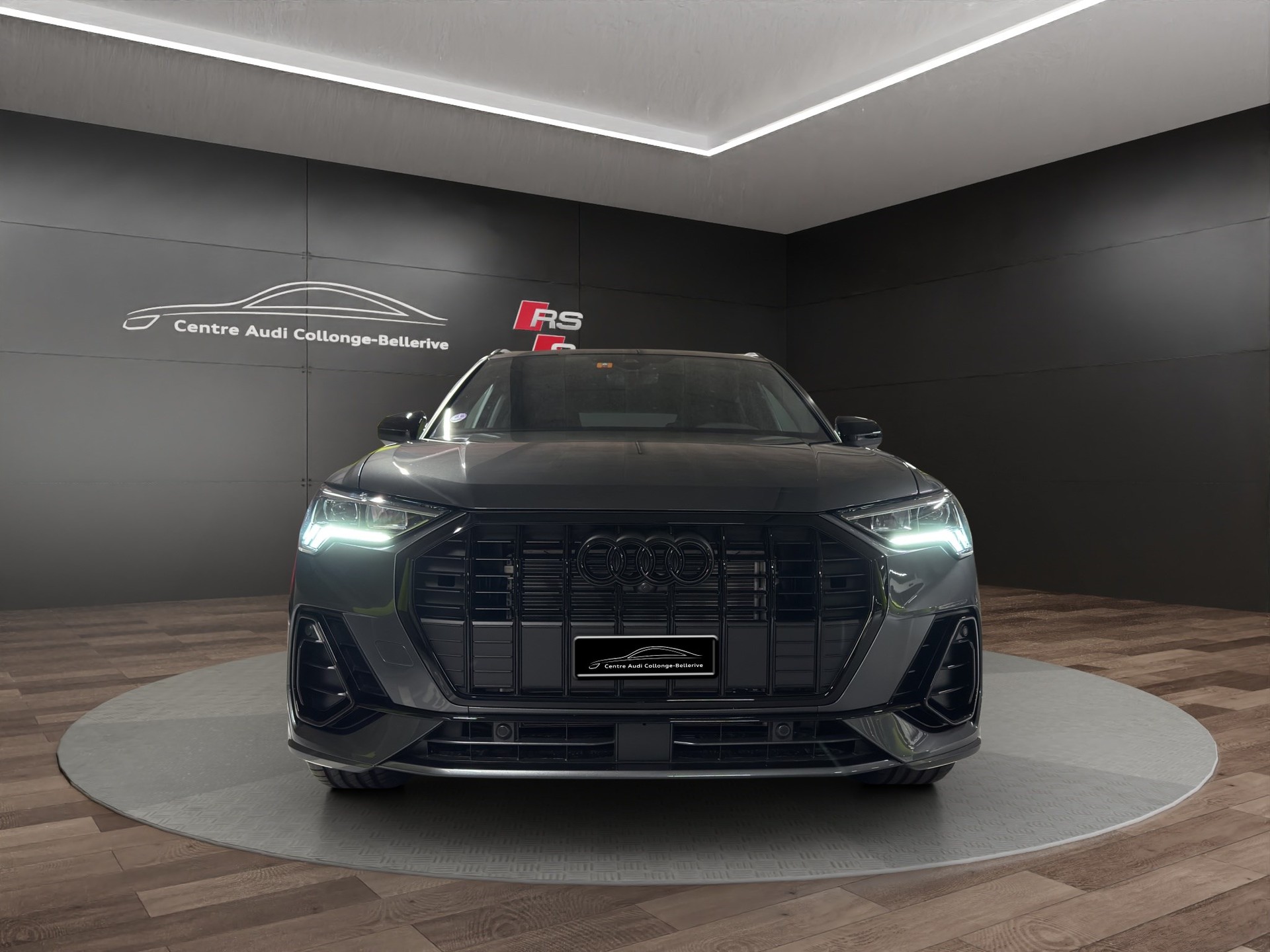 AUDI Q3 35 TFSI S line Attraction S-tronic-showroom-element-2