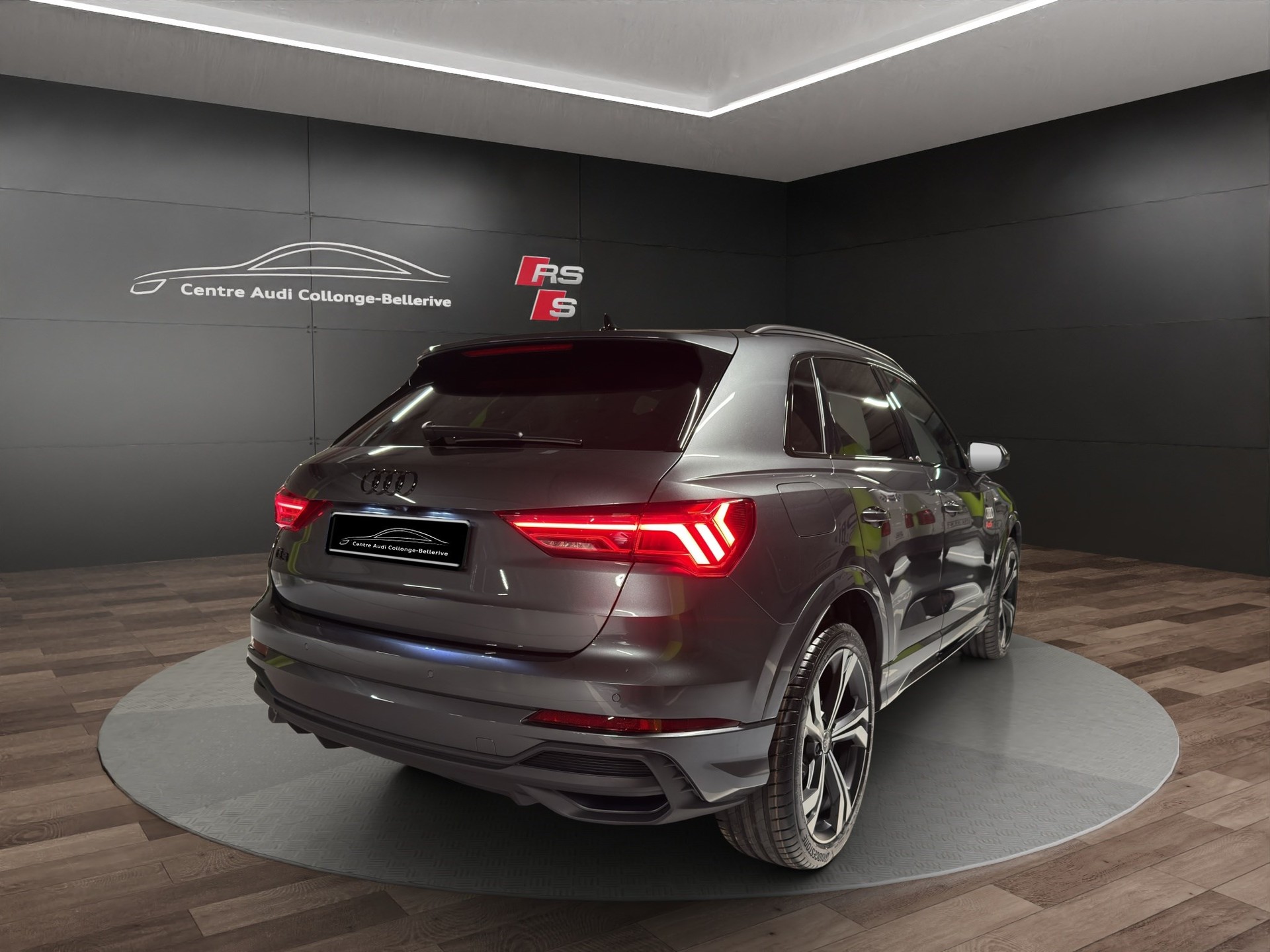 AUDI Q3 35 TFSI S line Attraction S-tronic-image-5
