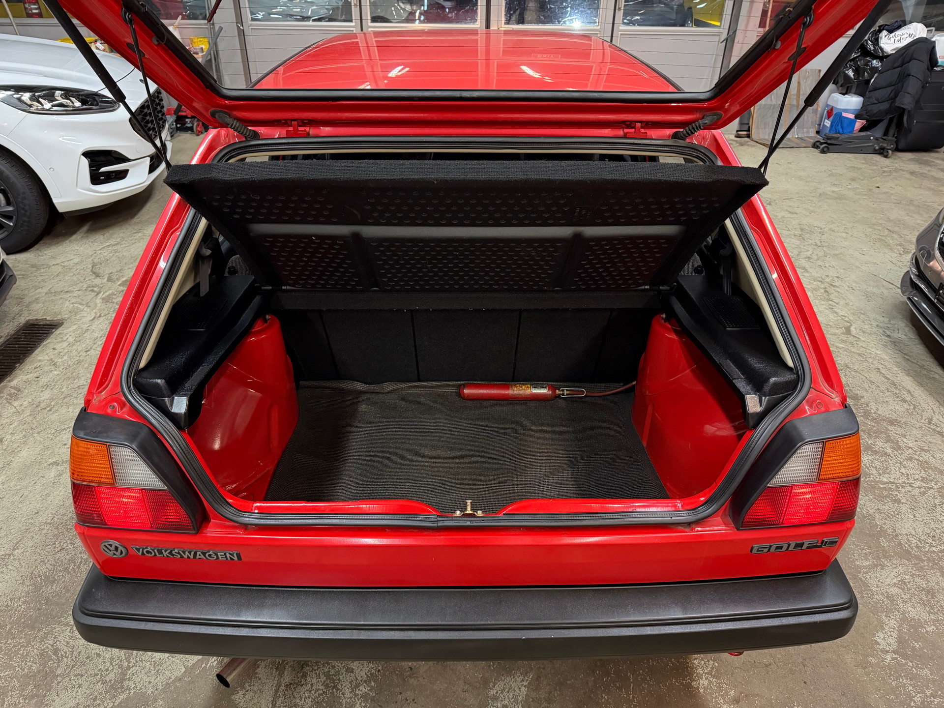VW Golf 1600-image-5