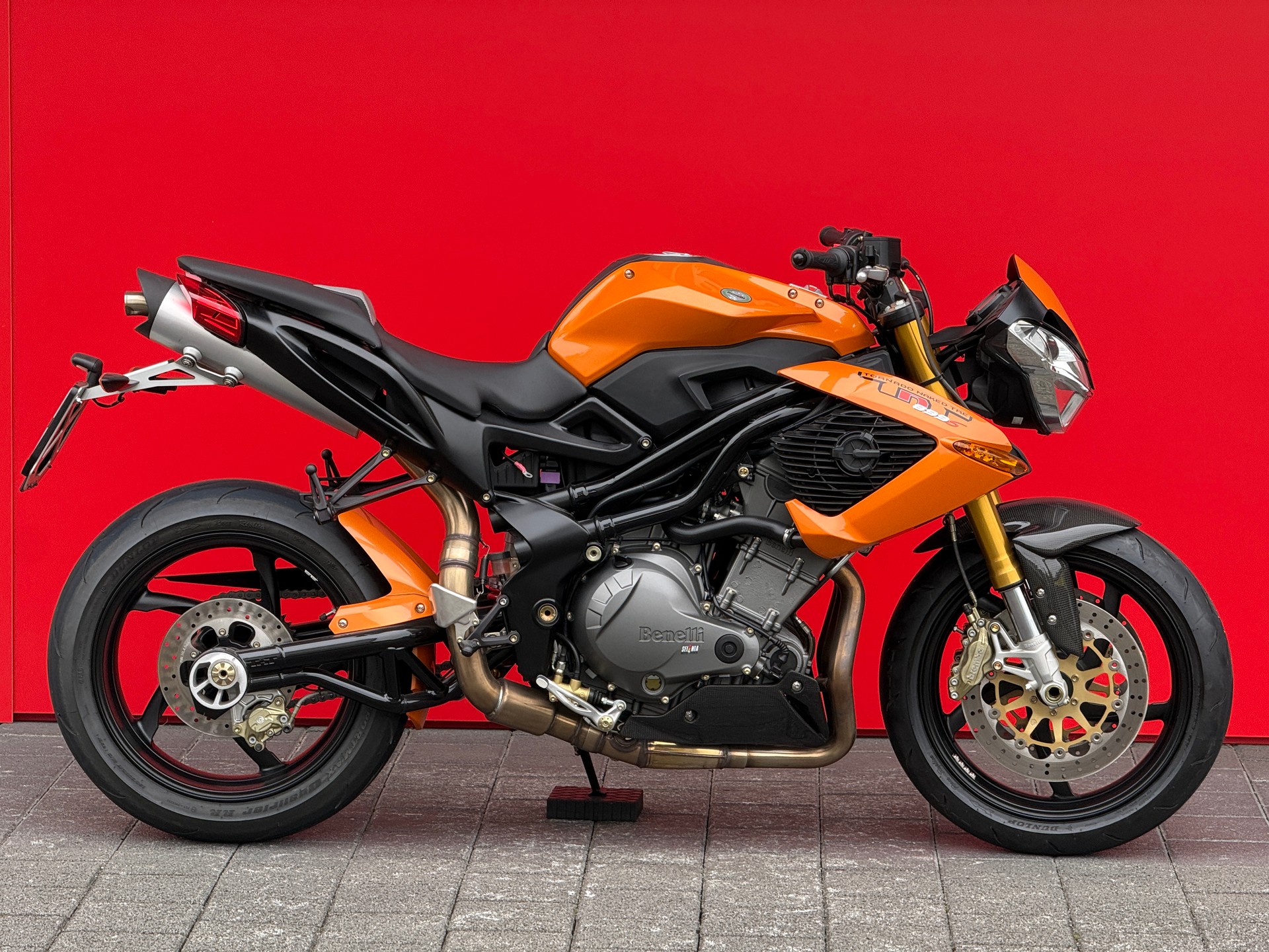 BENELLI TNT 899 Sport-showroom-element-1