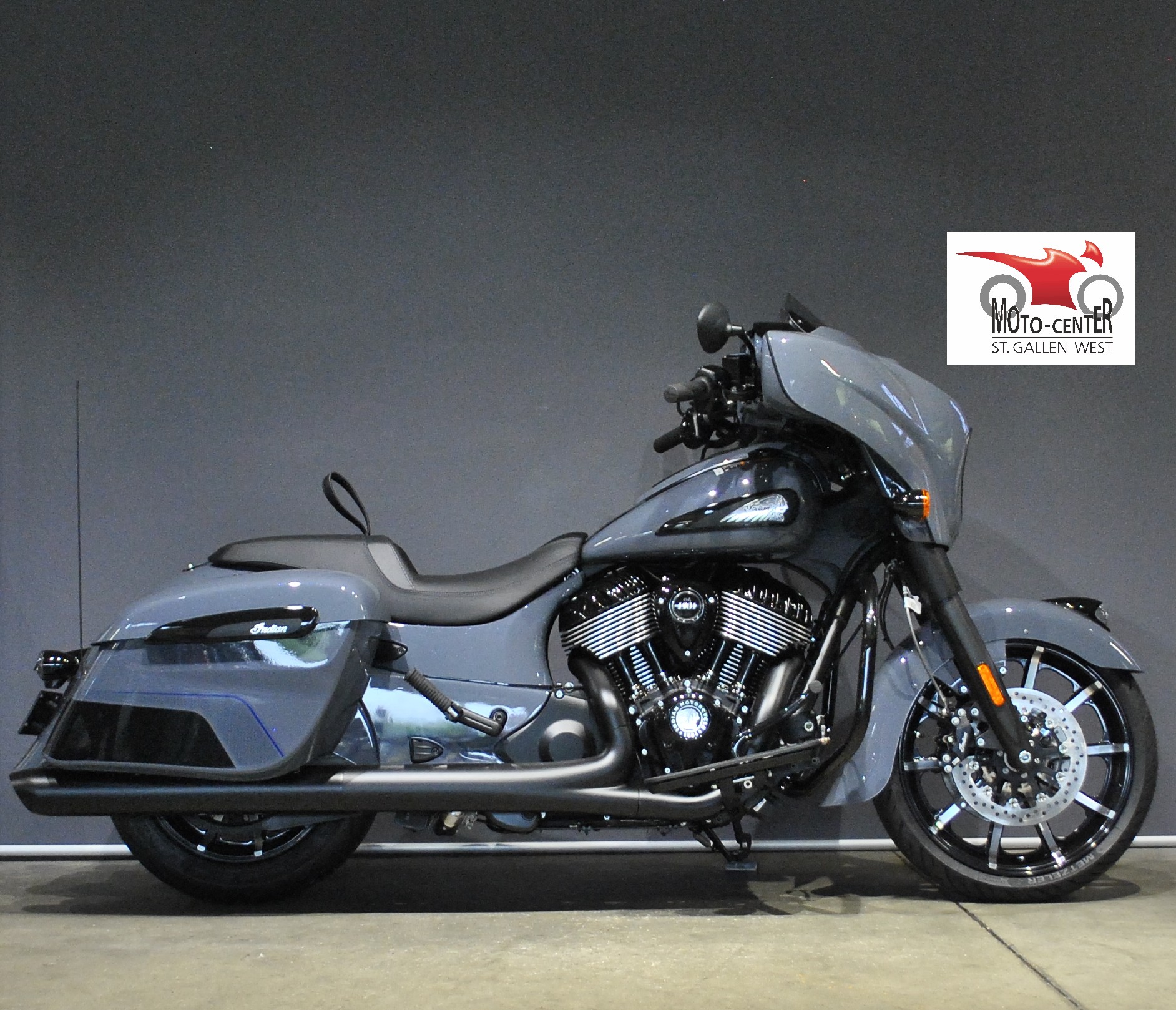 INDIAN Chieftain Dark Horse-showroom-element-1