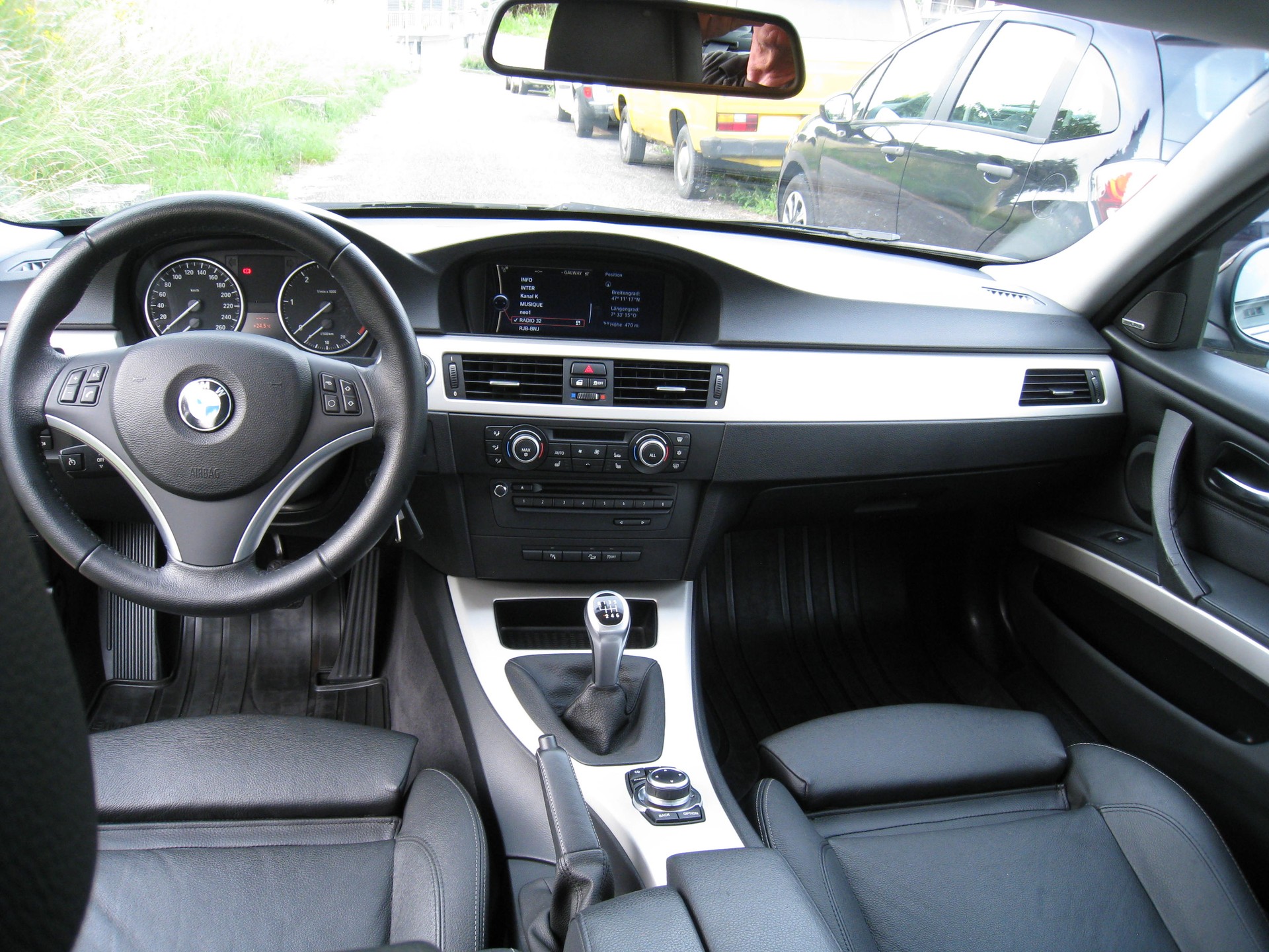 BMW 320d xDrive Dynamic Edition-image-4