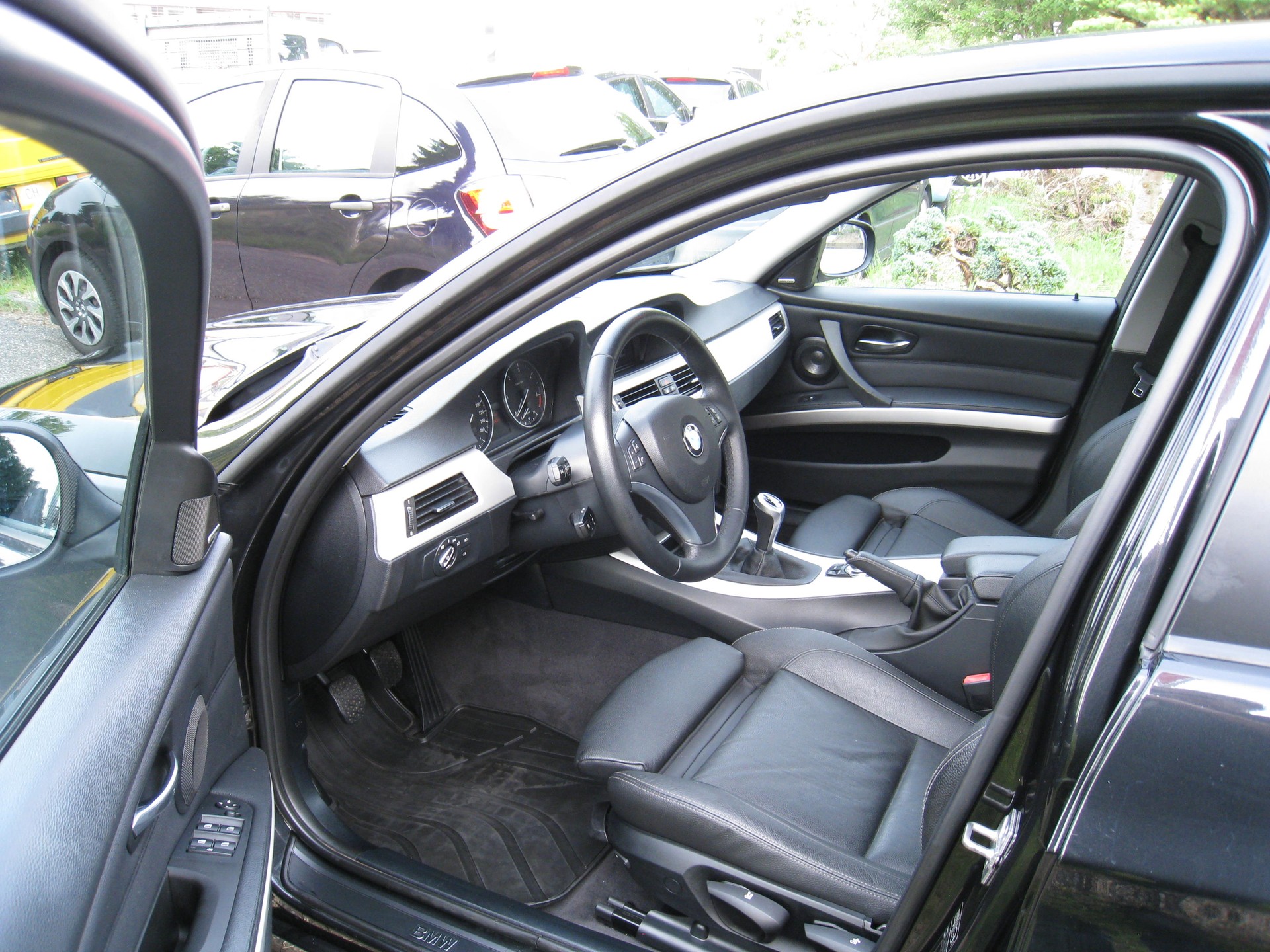 BMW 320d xDrive Dynamic Edition-image-6