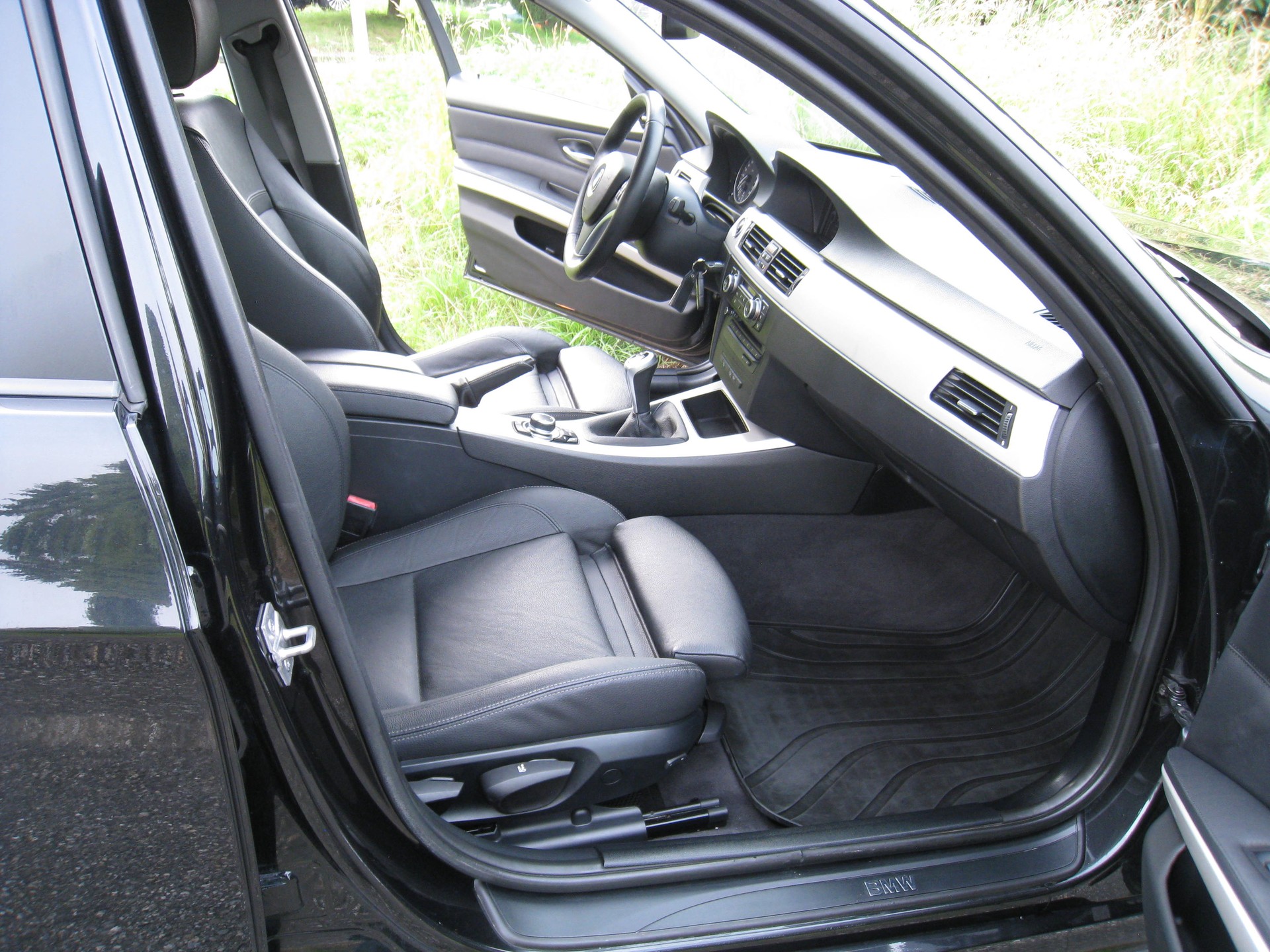 BMW 320d xDrive Dynamic Edition-image-8