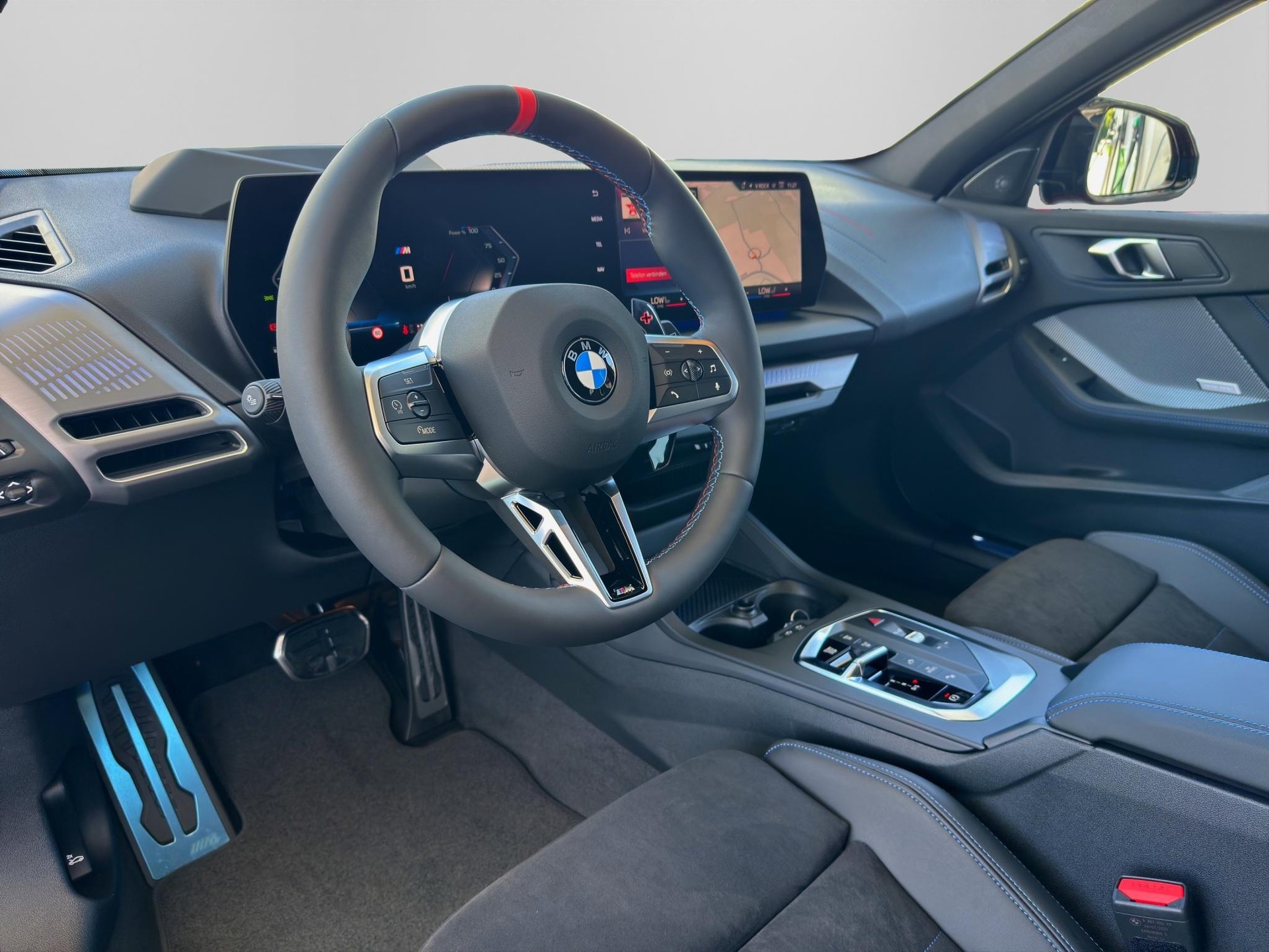 BMW M135i xDrive M Sportpaket Pro-image-10