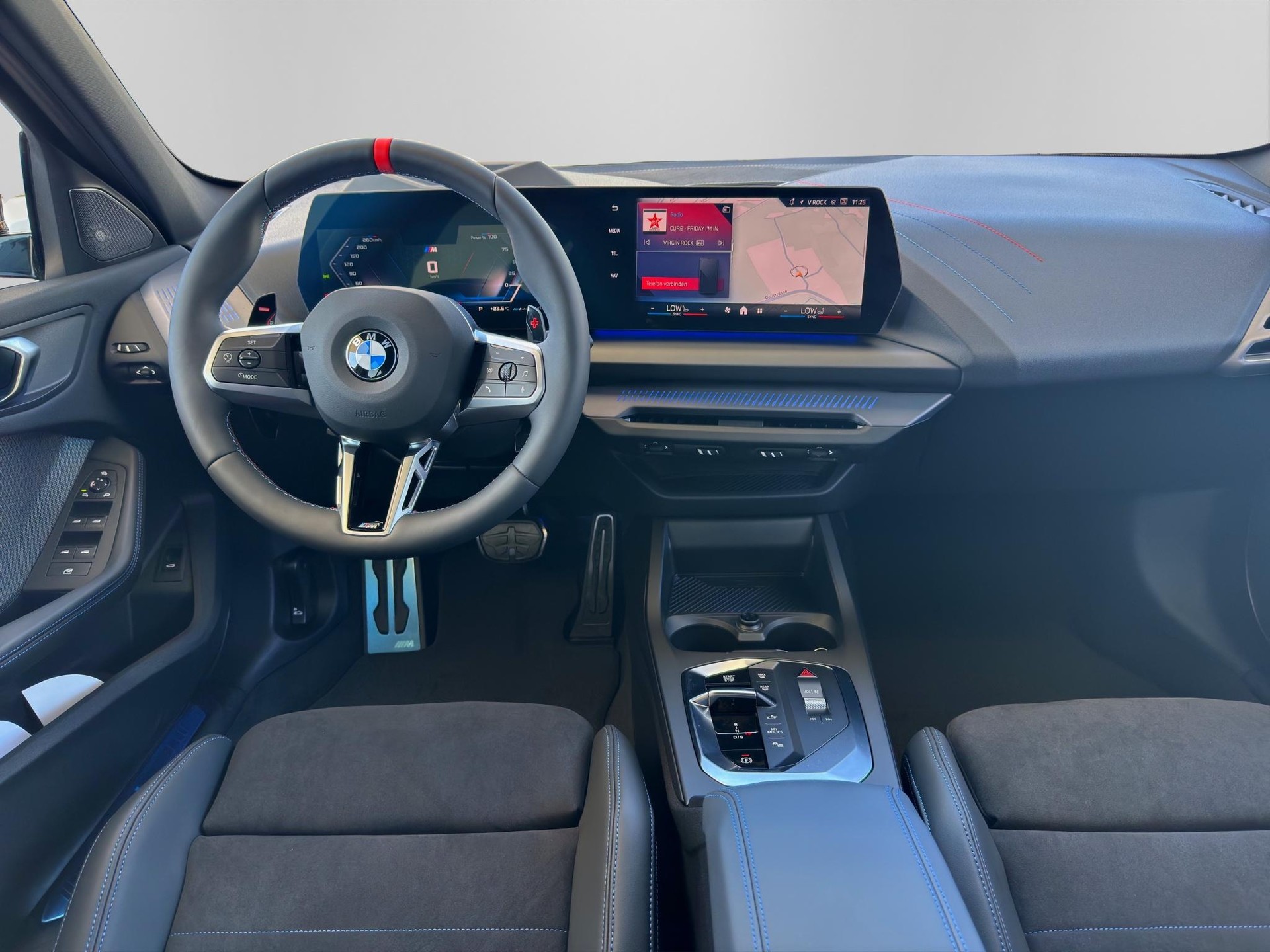 BMW M135i xDrive M Sportpaket Pro-image-12