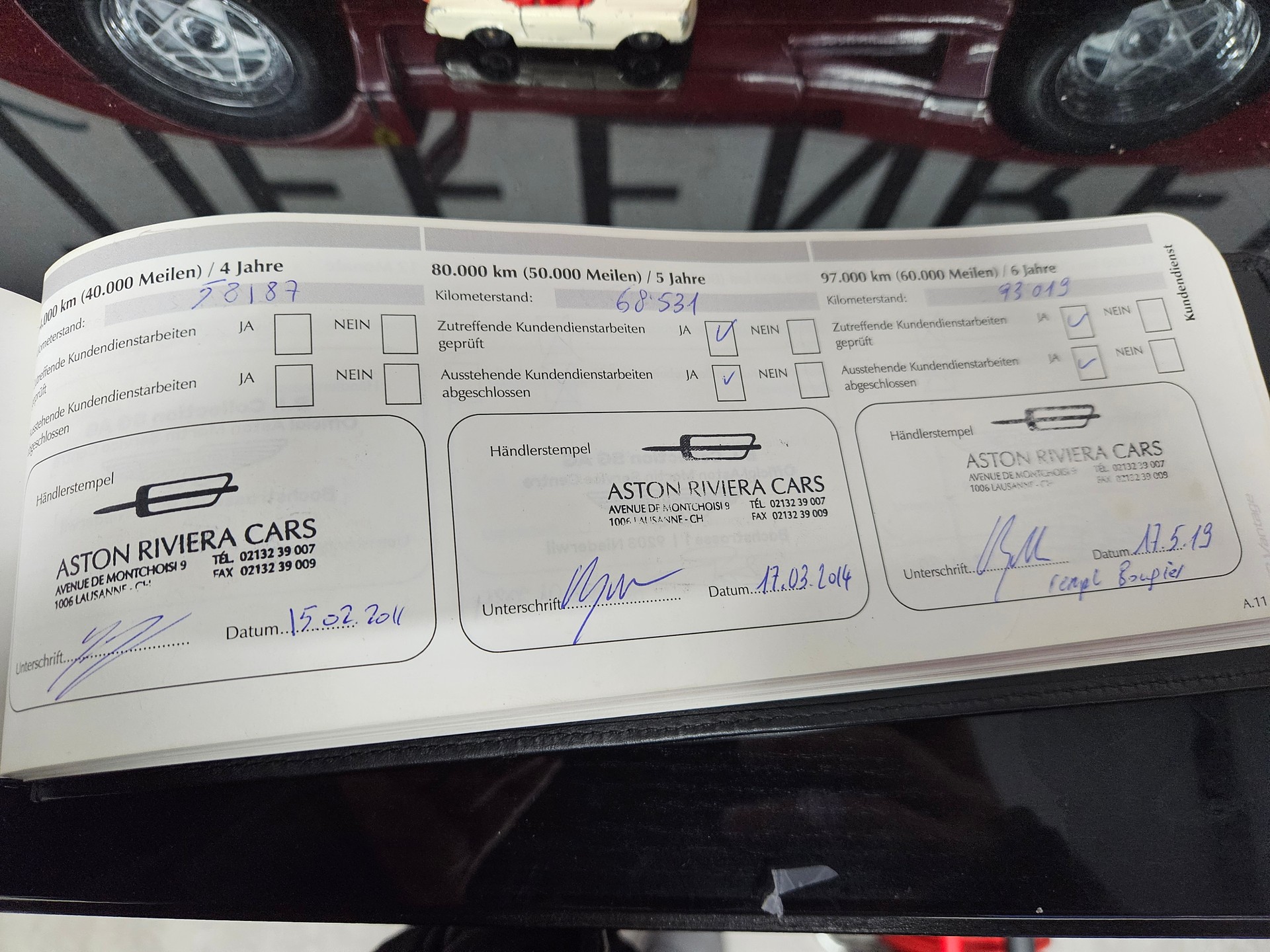 ASTON MARTIN V8 Vantage 4.3-image-12