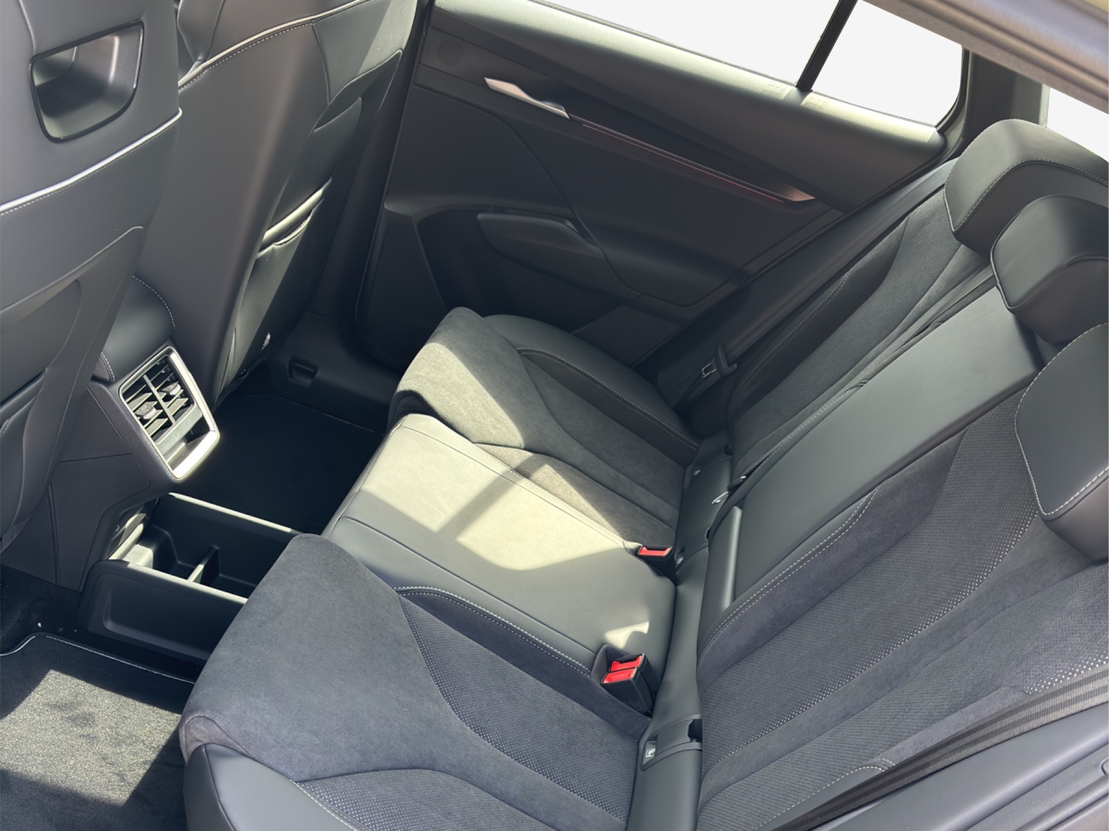 SKODA Elroq 85 Sportline-image-12