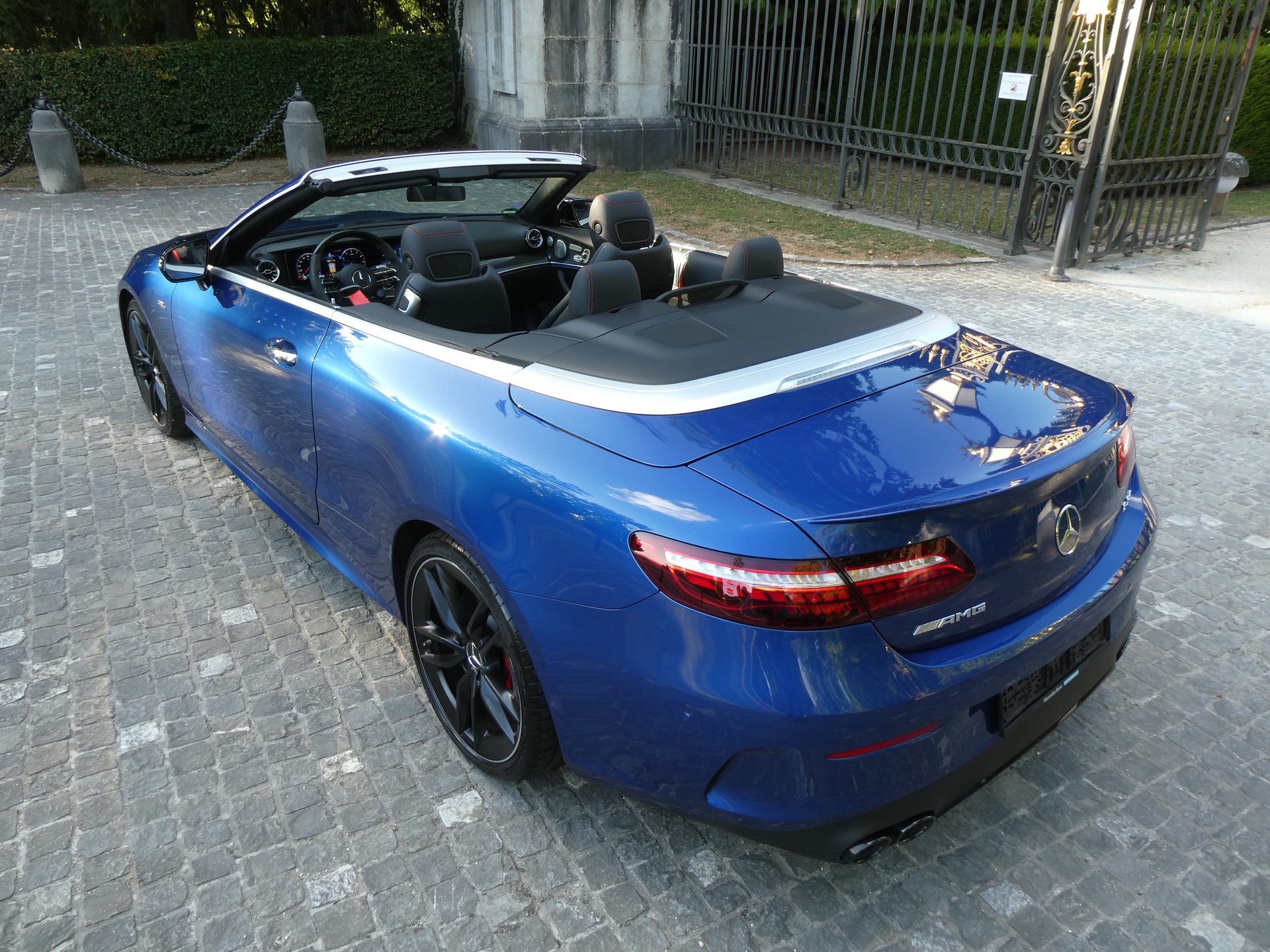 MERCEDES-BENZ E 53 Cabriolet AMG 4 Matic+ 9G-Speedshift TCT-image-2