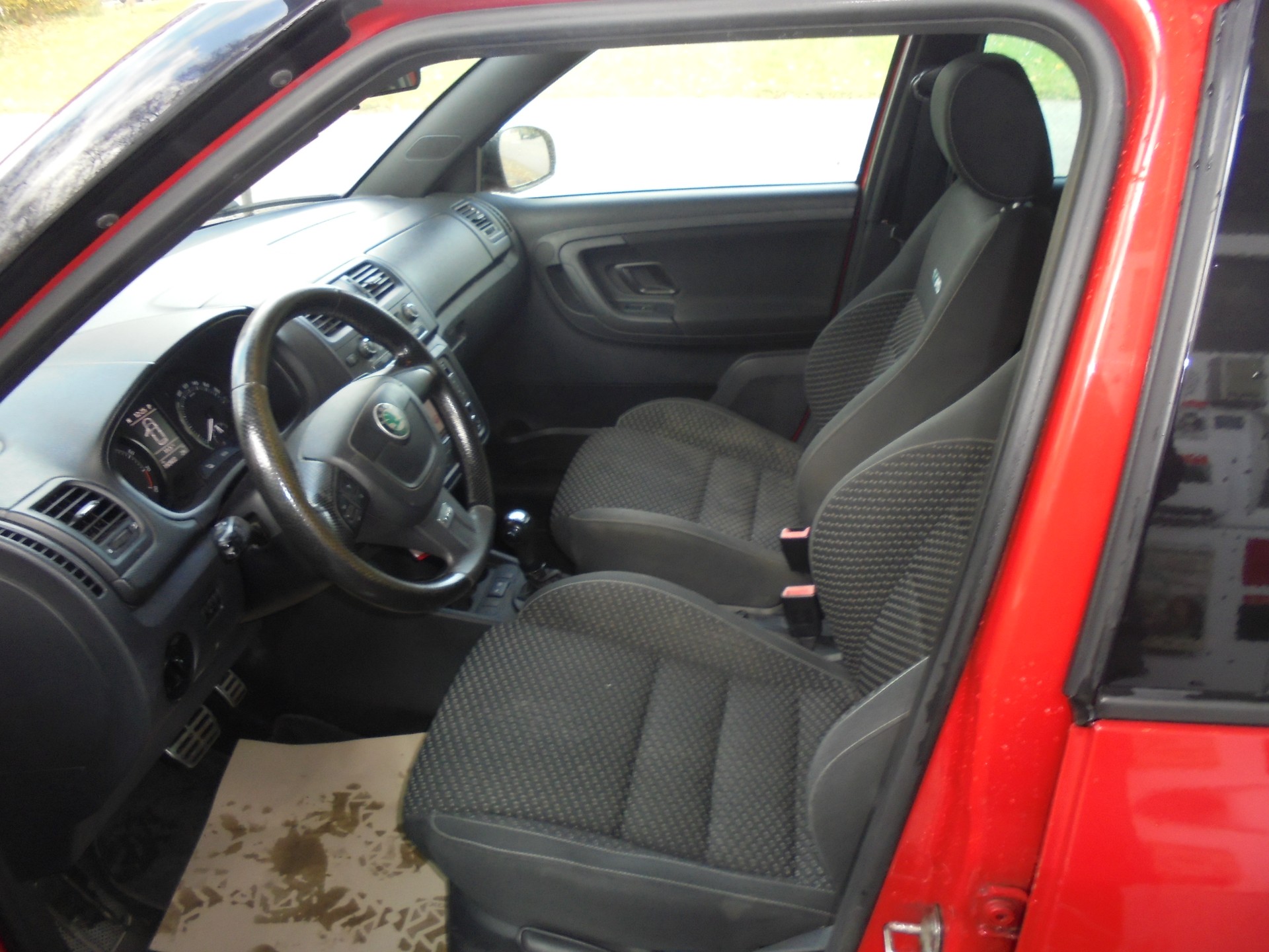 SKODA Fabia 1.4 TSI RS DSG-image-7