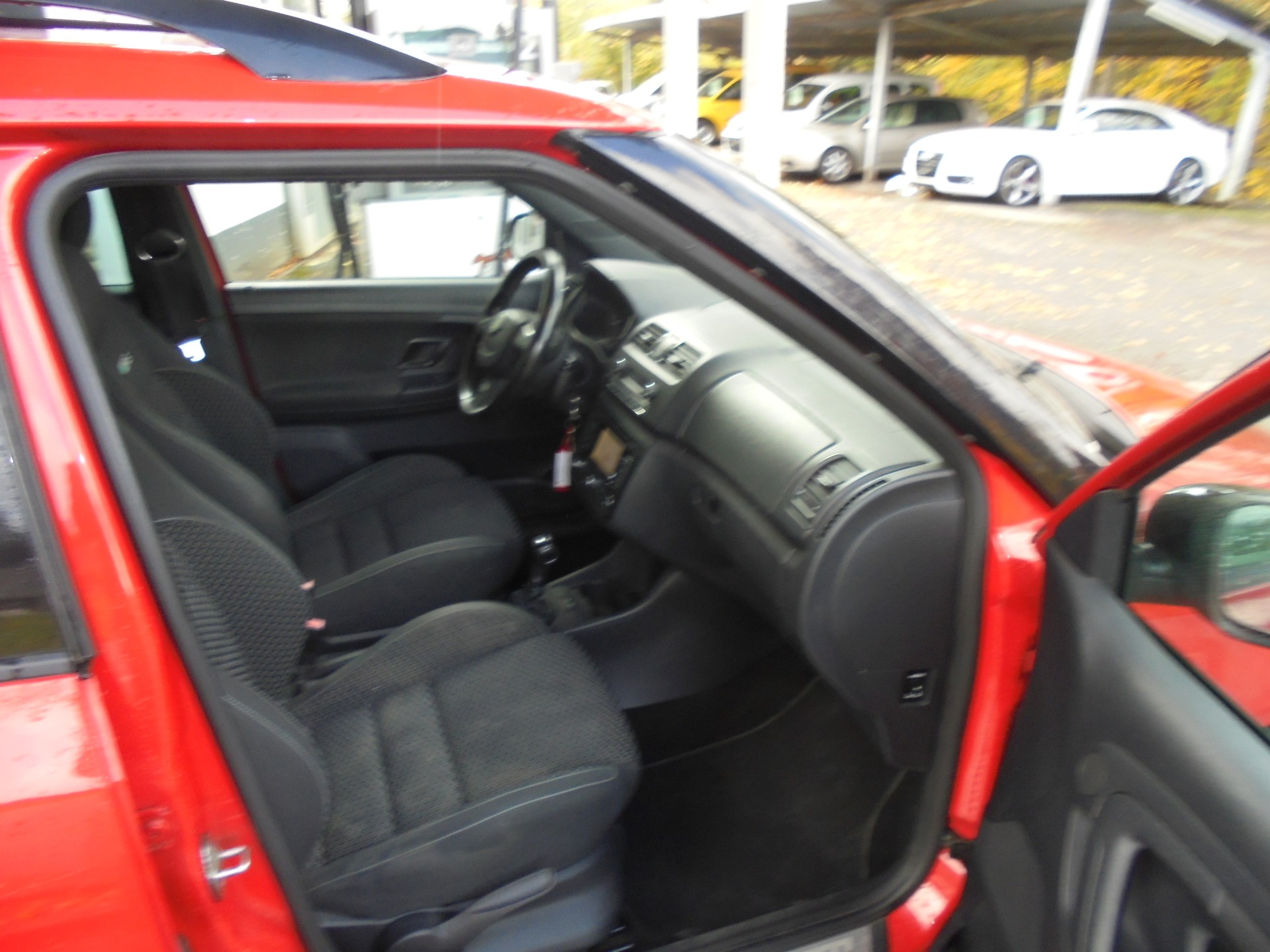 SKODA Fabia 1.4 TSI RS DSG-image-6