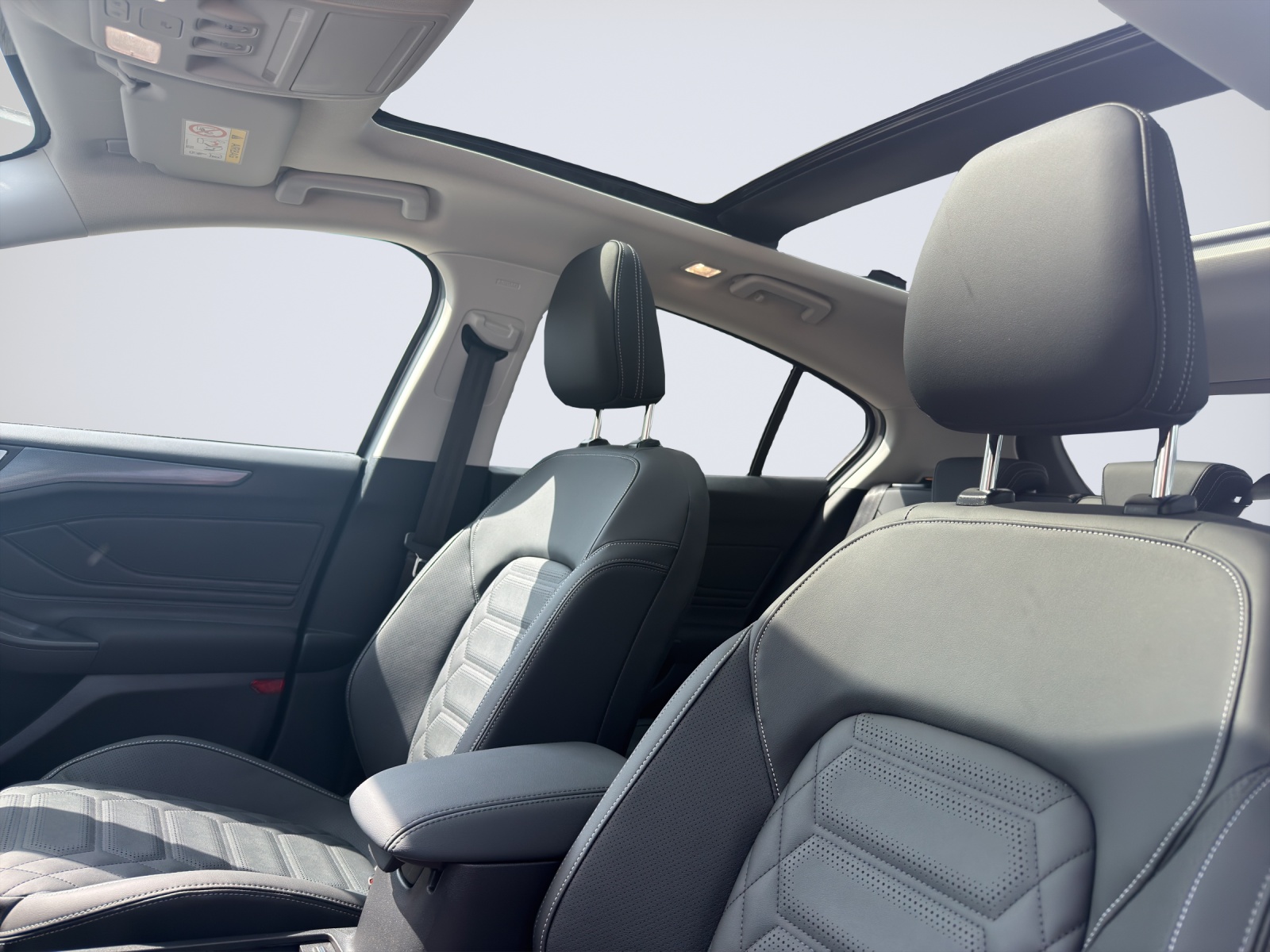 FORD Focus 1.0i EcoB Hybrid 155 Active X-image-9