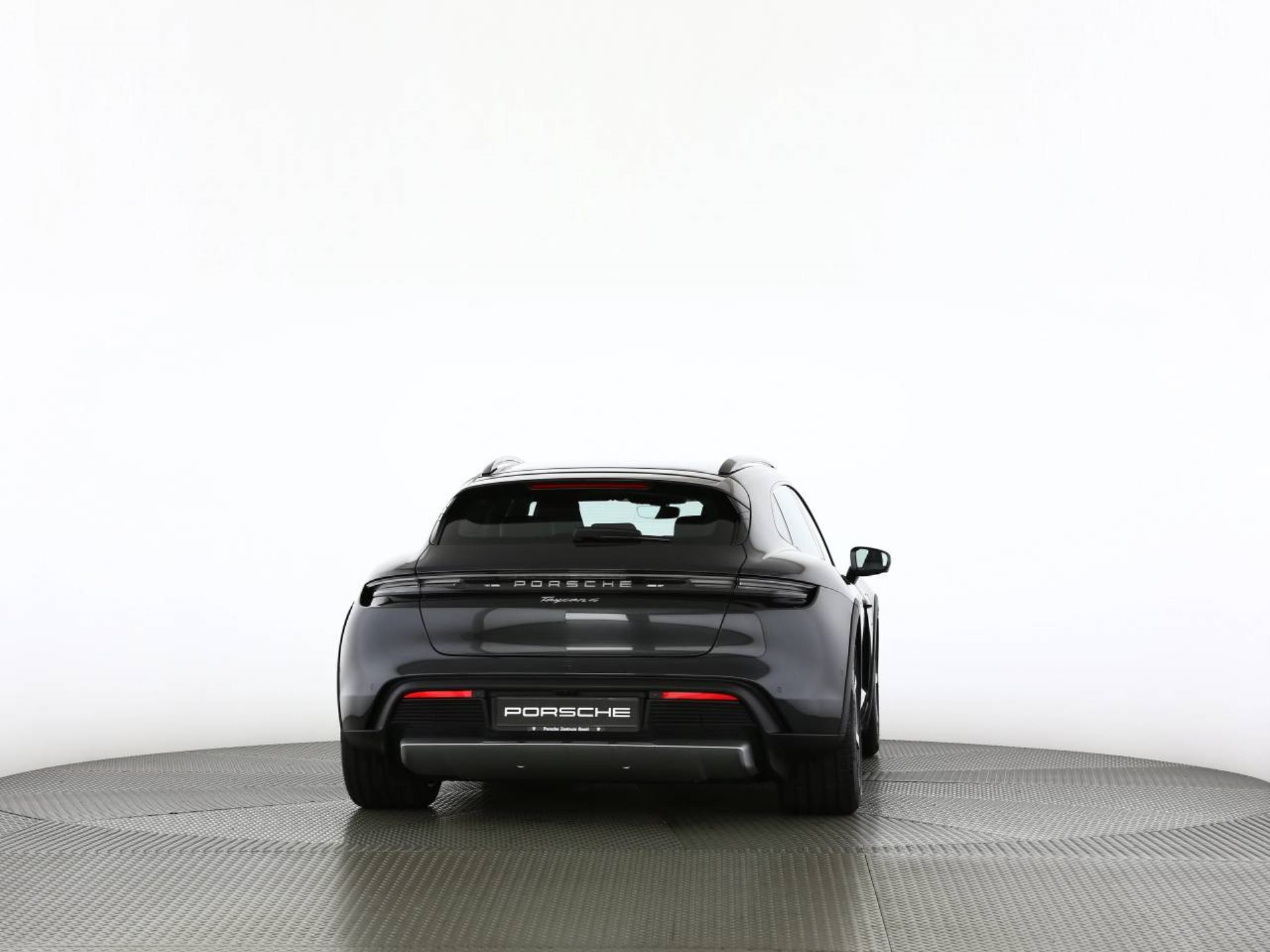 PORSCHE Taycan 4 Cross Turismo-image-19