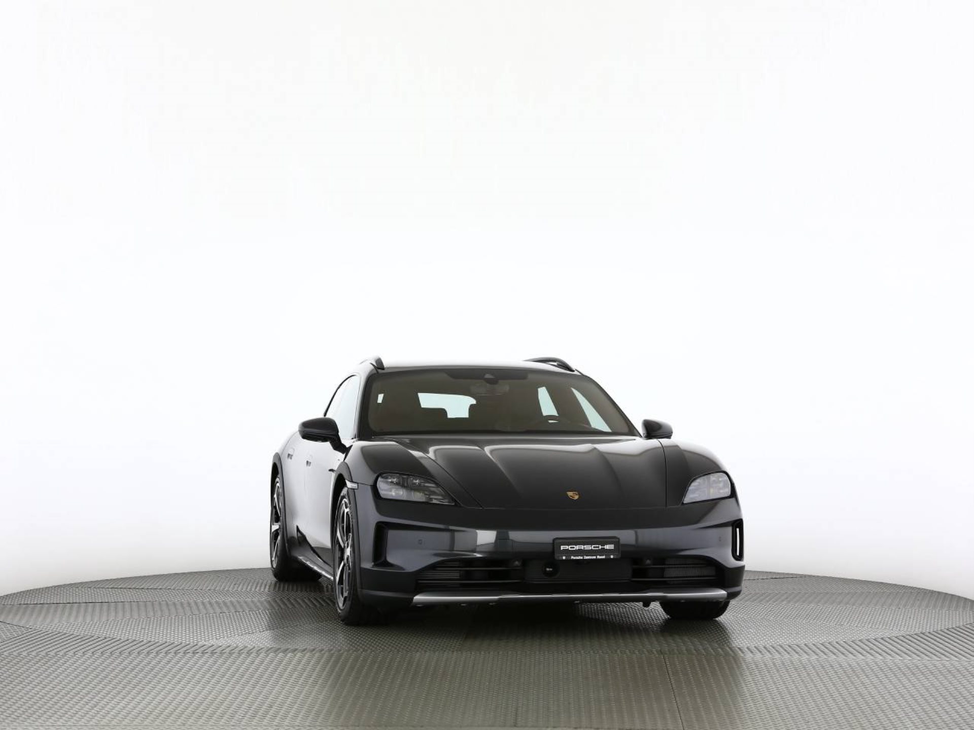 PORSCHE Taycan 4 Cross Turismo-image-30