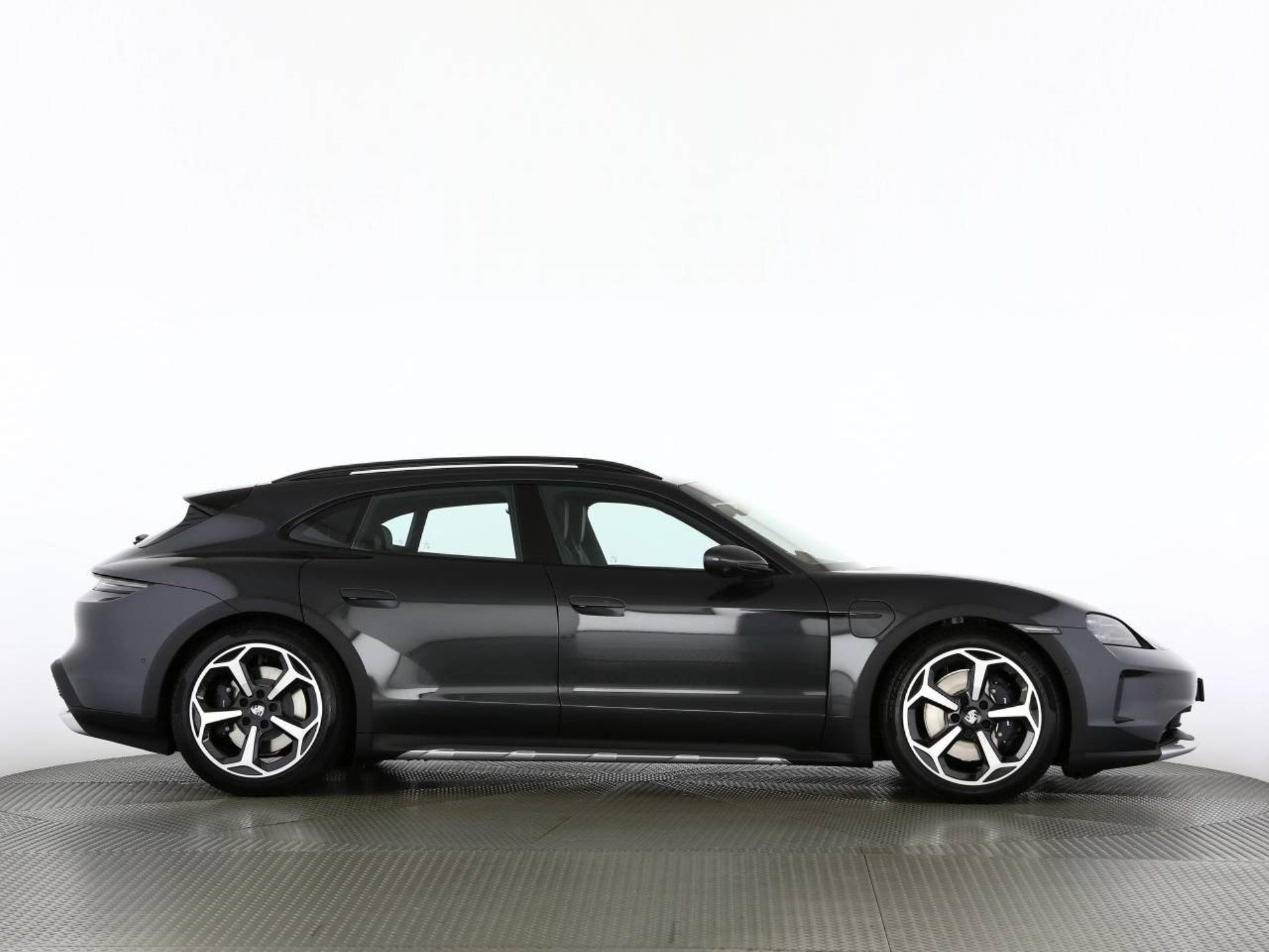 PORSCHE Taycan 4 Cross Turismo-image-25