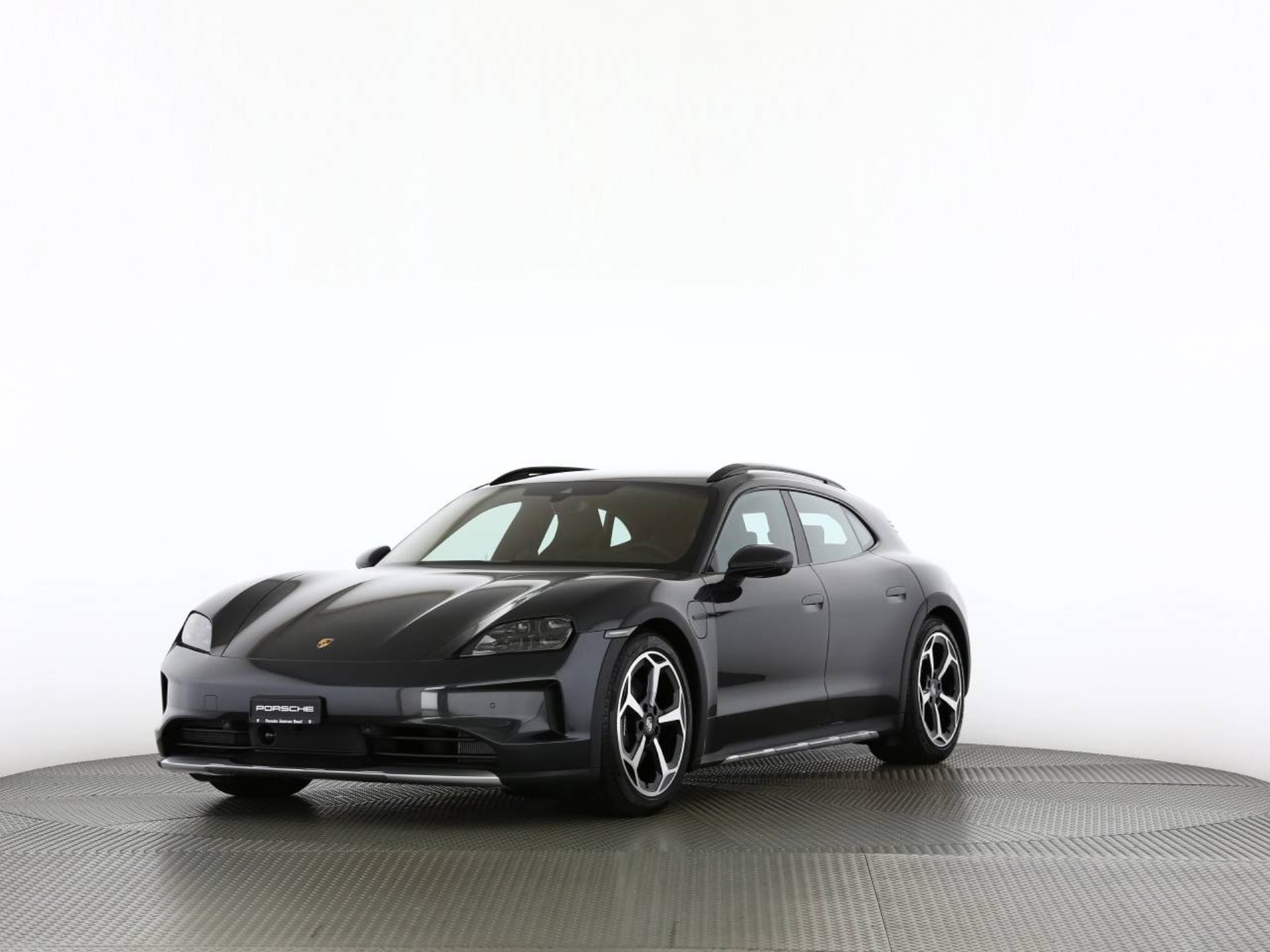 PORSCHE Taycan 4 Cross Turismo-image-9