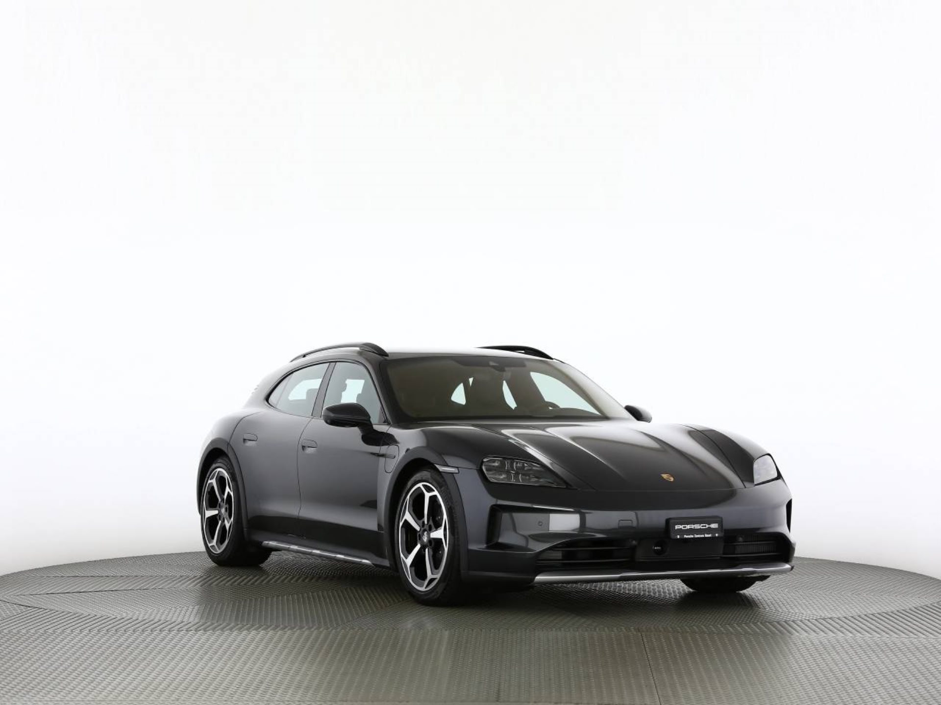 PORSCHE Taycan 4 Cross Turismo-image-29