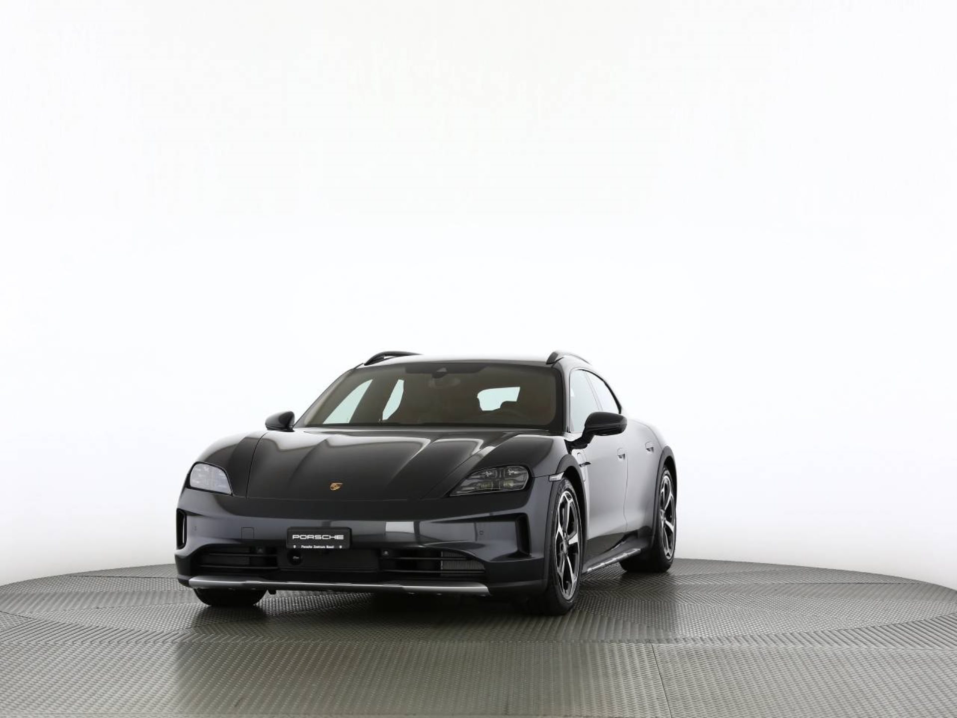 PORSCHE Taycan 4 Cross Turismo-image-8