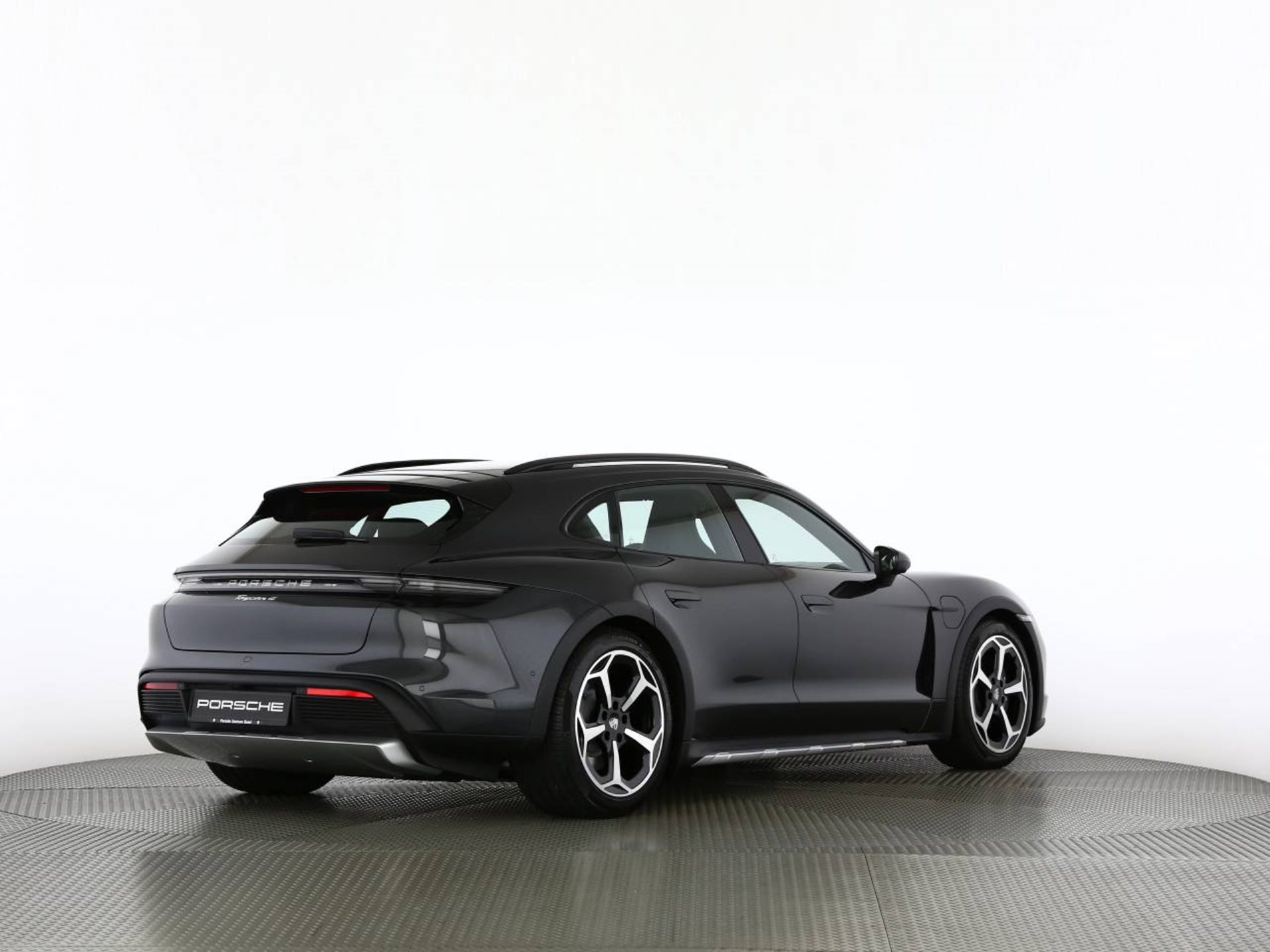 PORSCHE Taycan 4 Cross Turismo-image-21