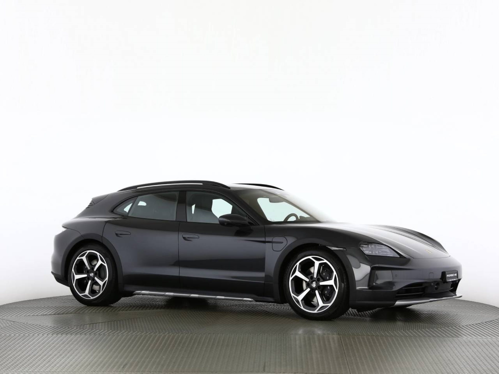 PORSCHE Taycan 4 Cross Turismo-image-27