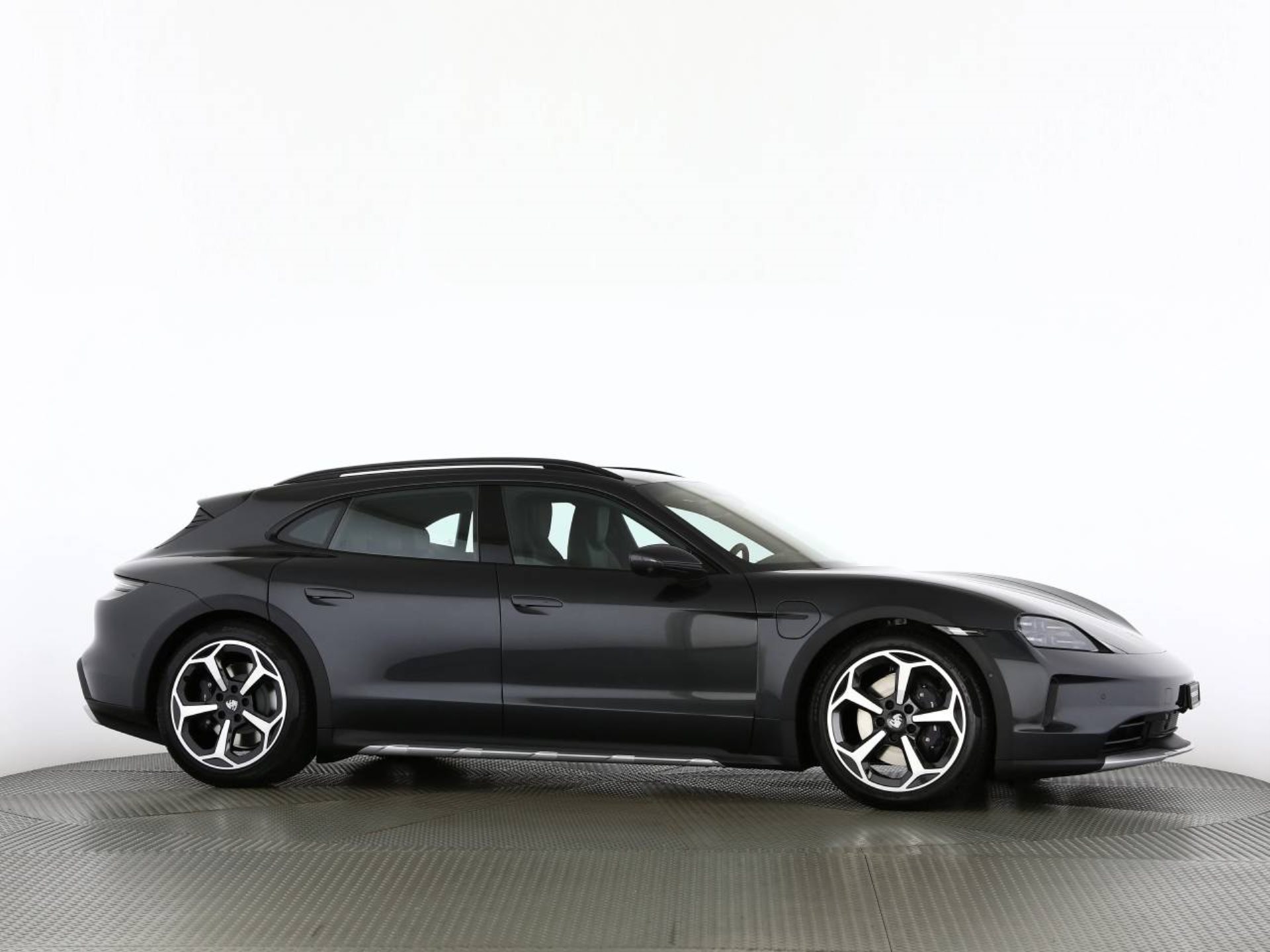 PORSCHE Taycan 4 Cross Turismo-image-26