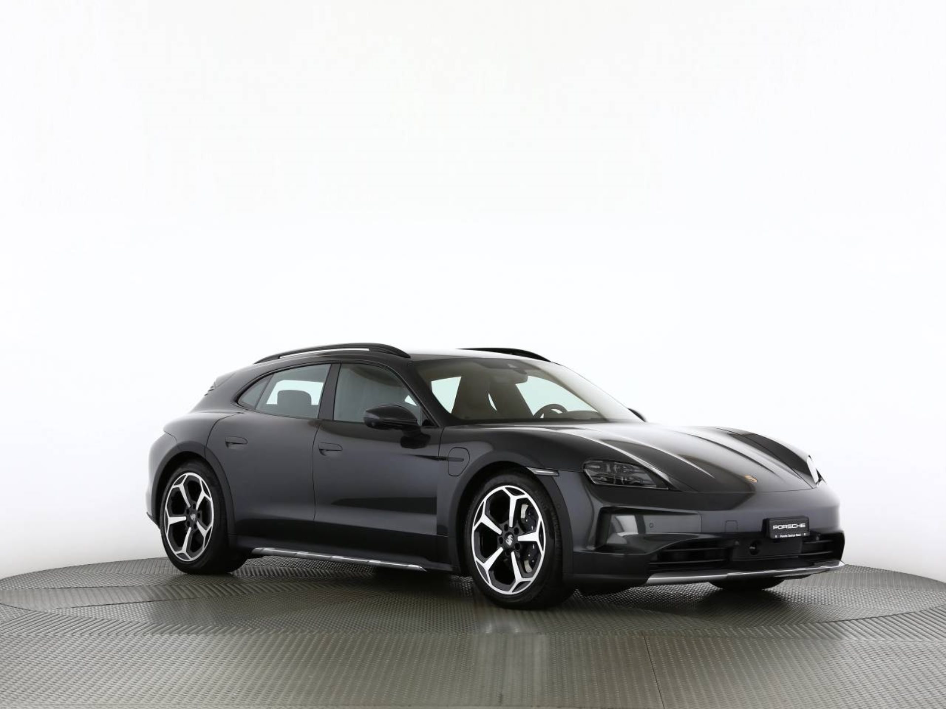 PORSCHE Taycan 4 Cross Turismo-image-28