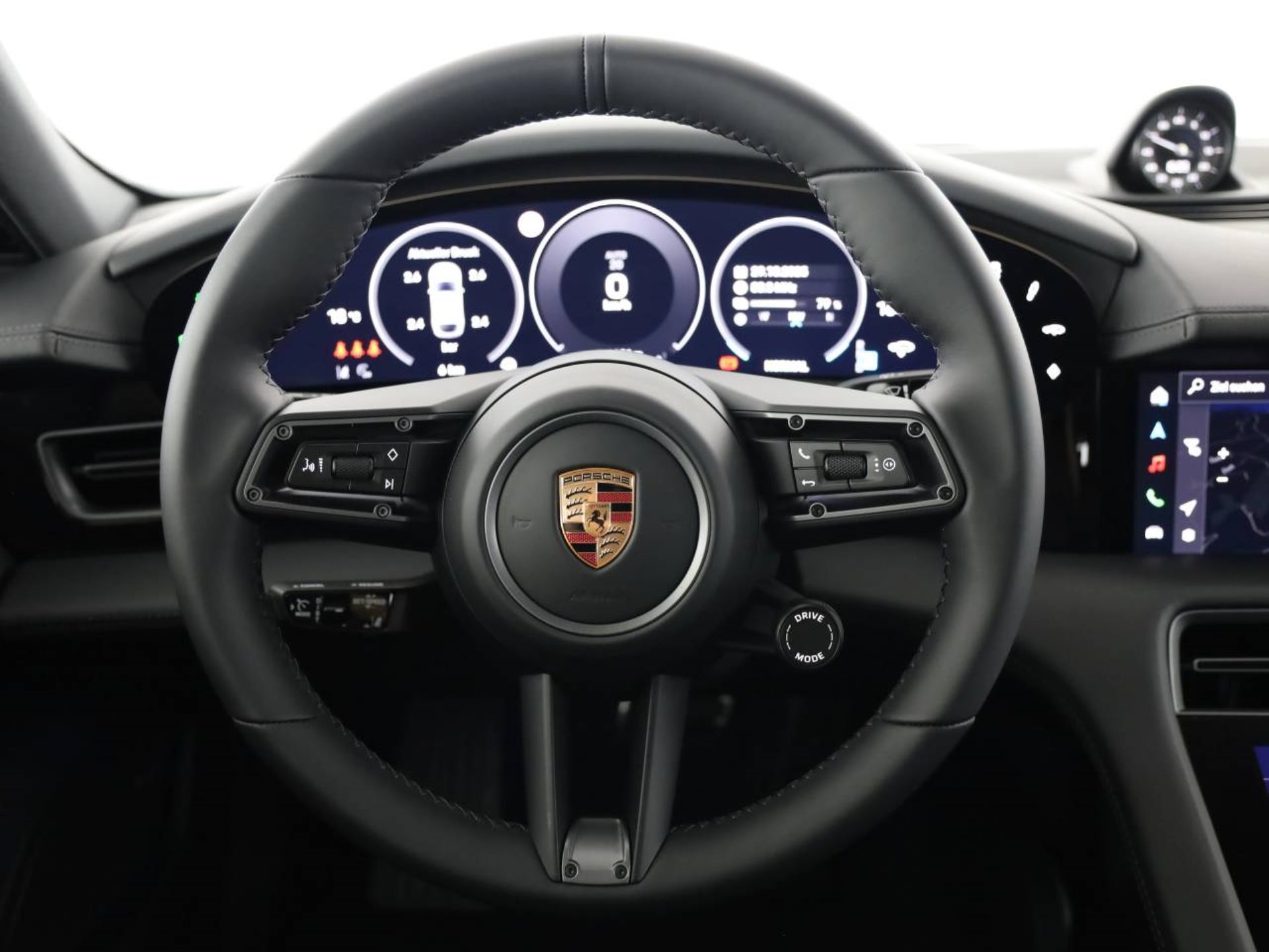PORSCHE Taycan 4 Cross Turismo-image-31