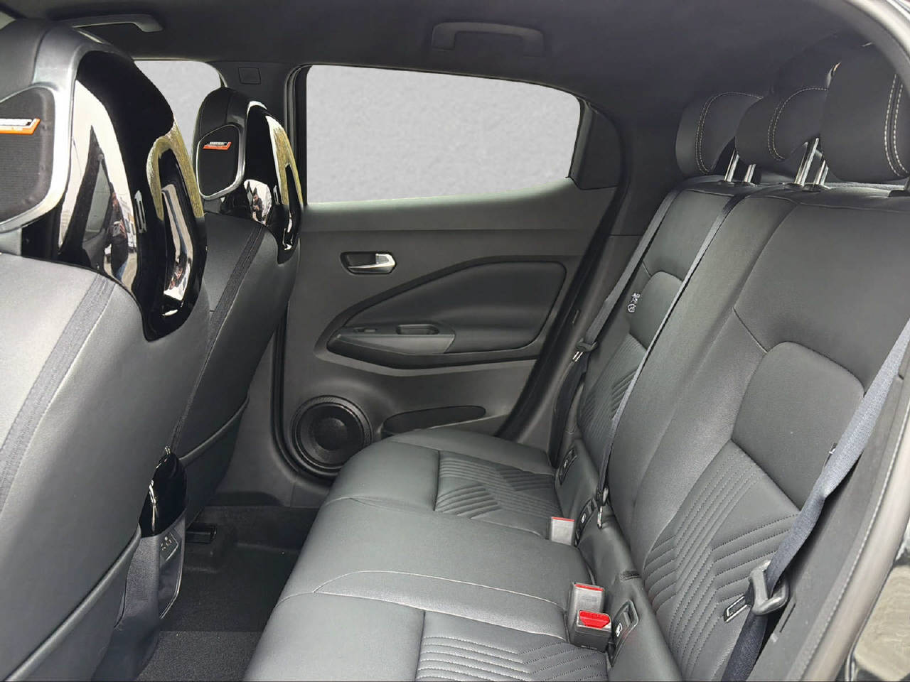 NISSAN Juke 1.6 Hybrid Tekna-image-6