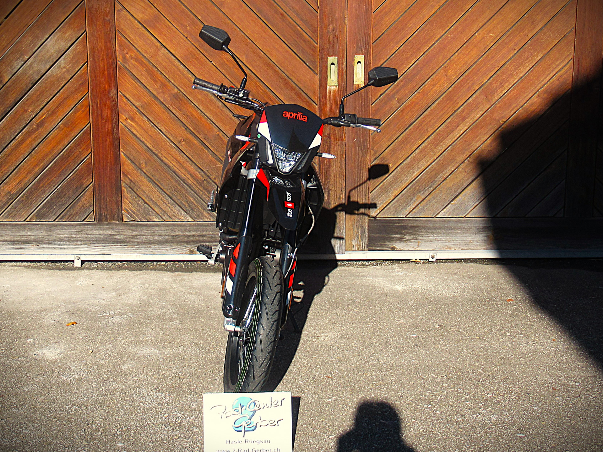 APRILIA SX 125-showroom-element-1