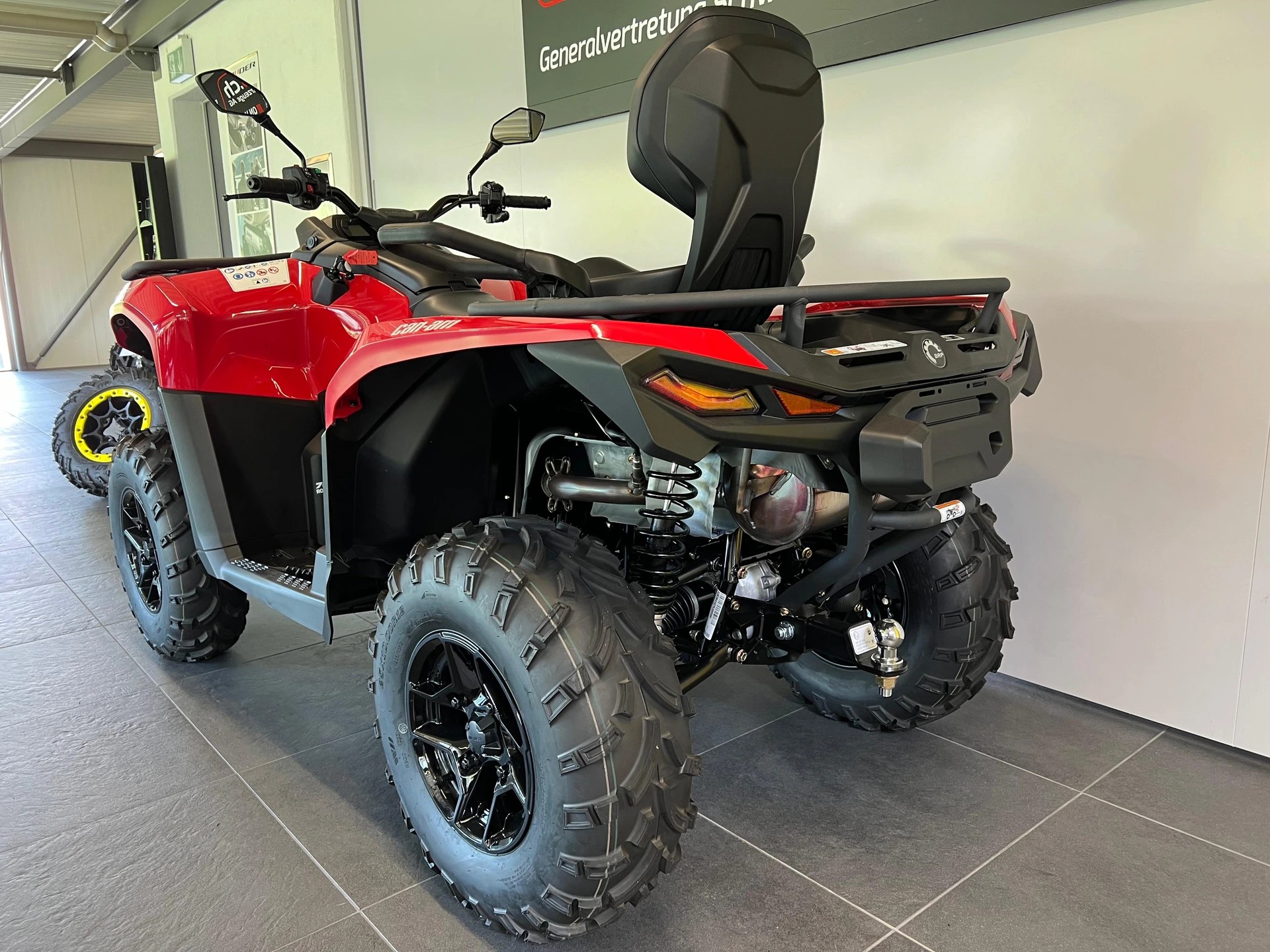 CAN-AM Outlander 700 MAX DPS ABS T-image-6