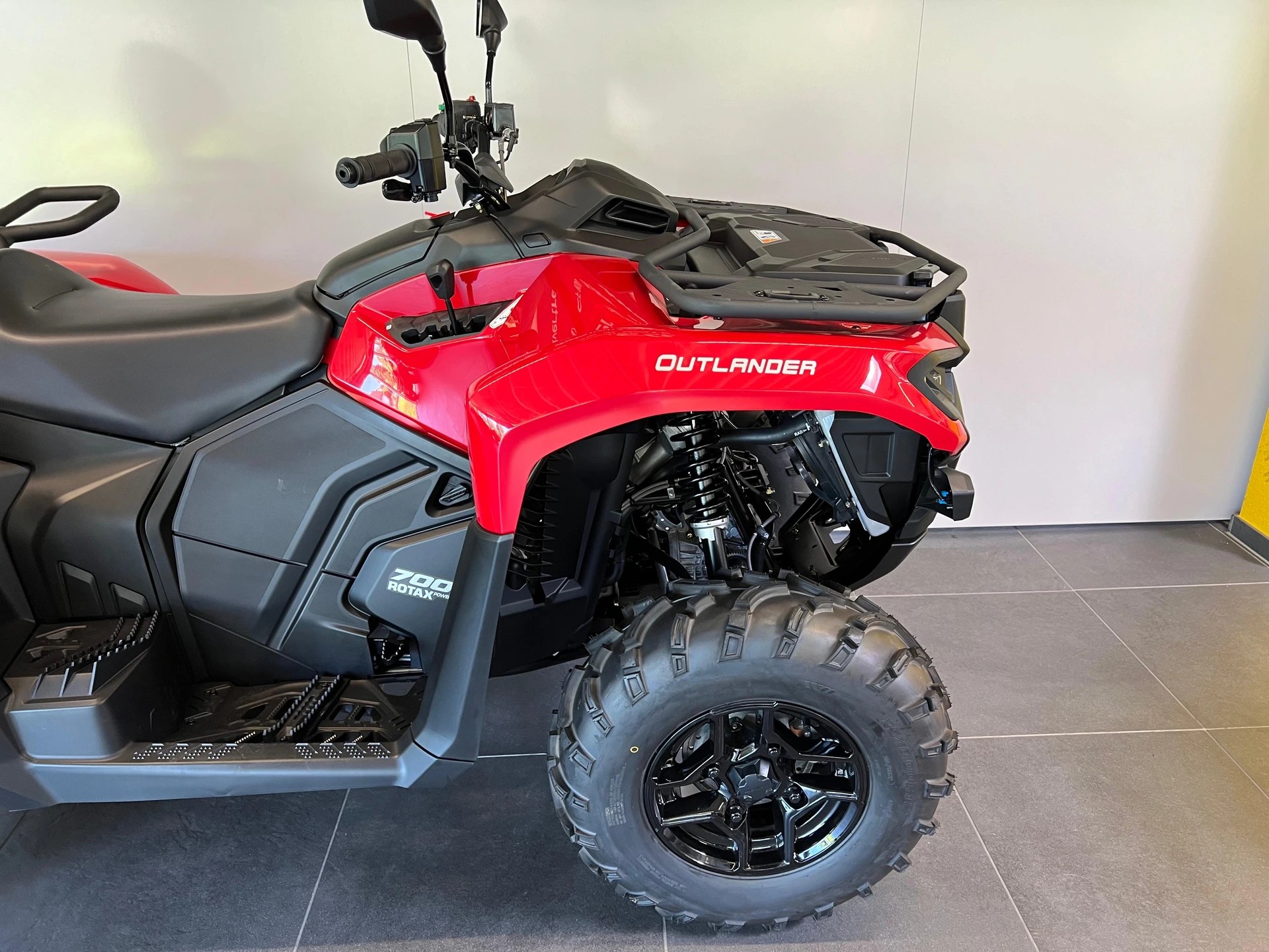 CAN-AM Outlander 700 MAX DPS ABS T-image-12