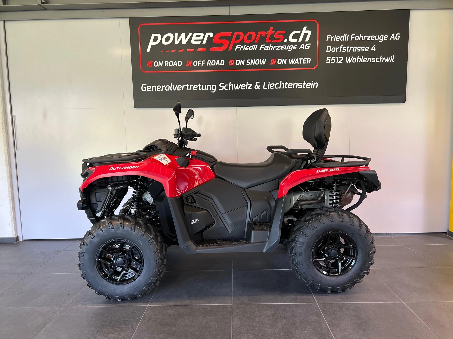 CAN-AM Outlander 700 MAX DPS ABS T-showroom-element-3