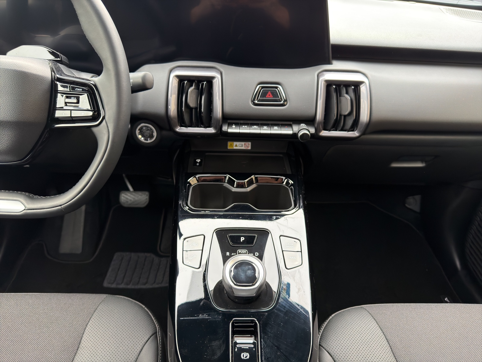 SUZUKI e Vitara Compact Top 4x4-image-17
