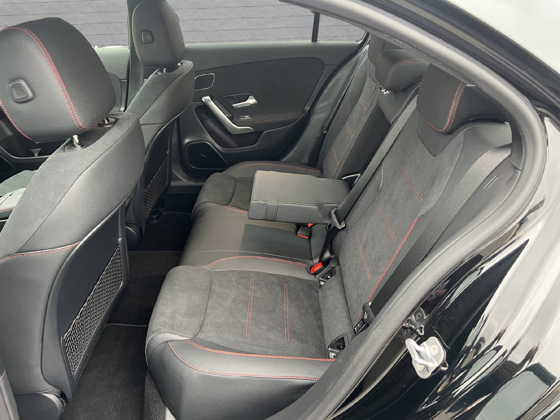MERCEDES-BENZ A 35 AMG 4matic-image-14