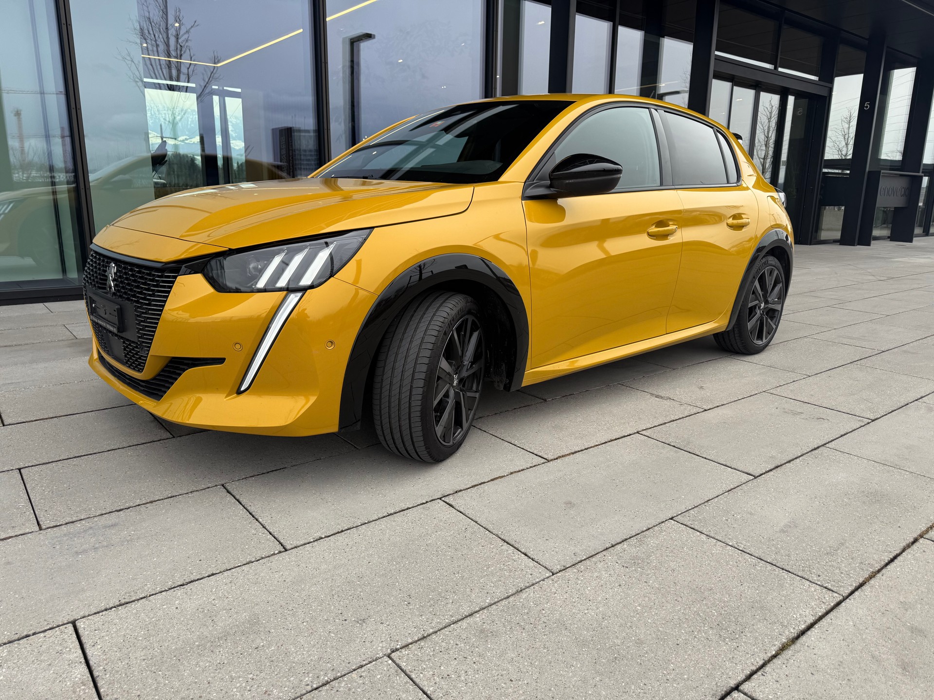 PEUGEOT 208 1.2 PureTech GT Pack EAT8