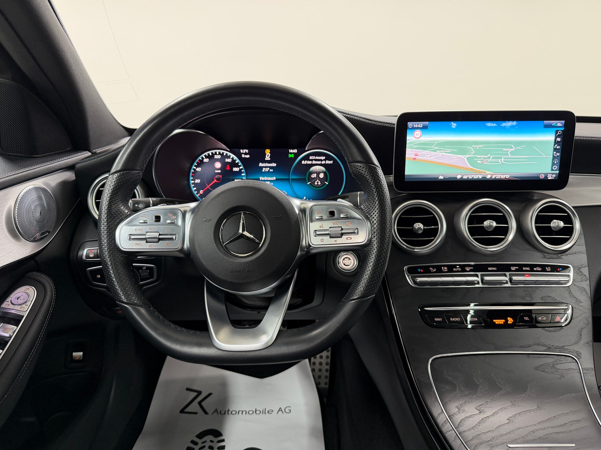 MERCEDES-BENZ C 220 d Swiss Star AMG Line 4M selenitgrau magno 9G-Tronic / Panoramadach / 360° Kamera / Leder / Keyless Go /-image-12