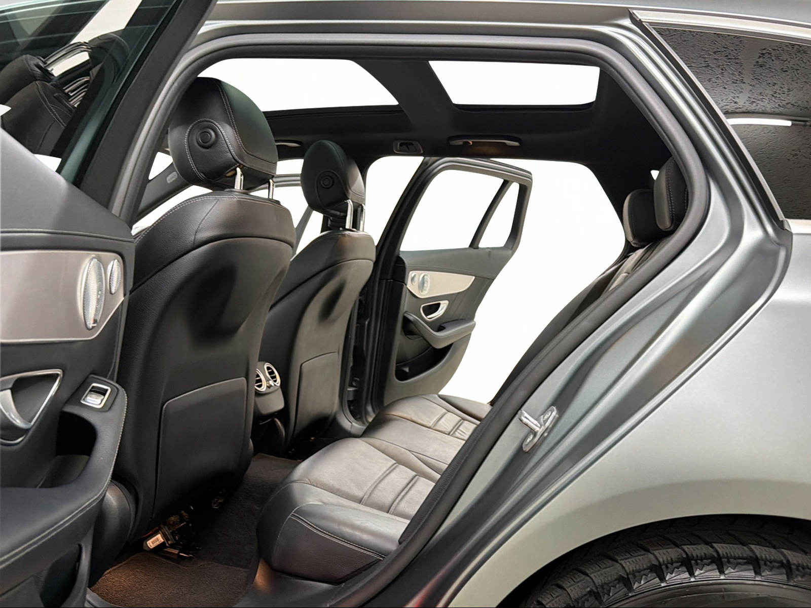 MERCEDES-BENZ C 220 d Swiss Star AMG Line 4M selenitgrau magno 9G-Tronic / Panoramadach / 360° Kamera / Leder / Keyless Go /-image-8