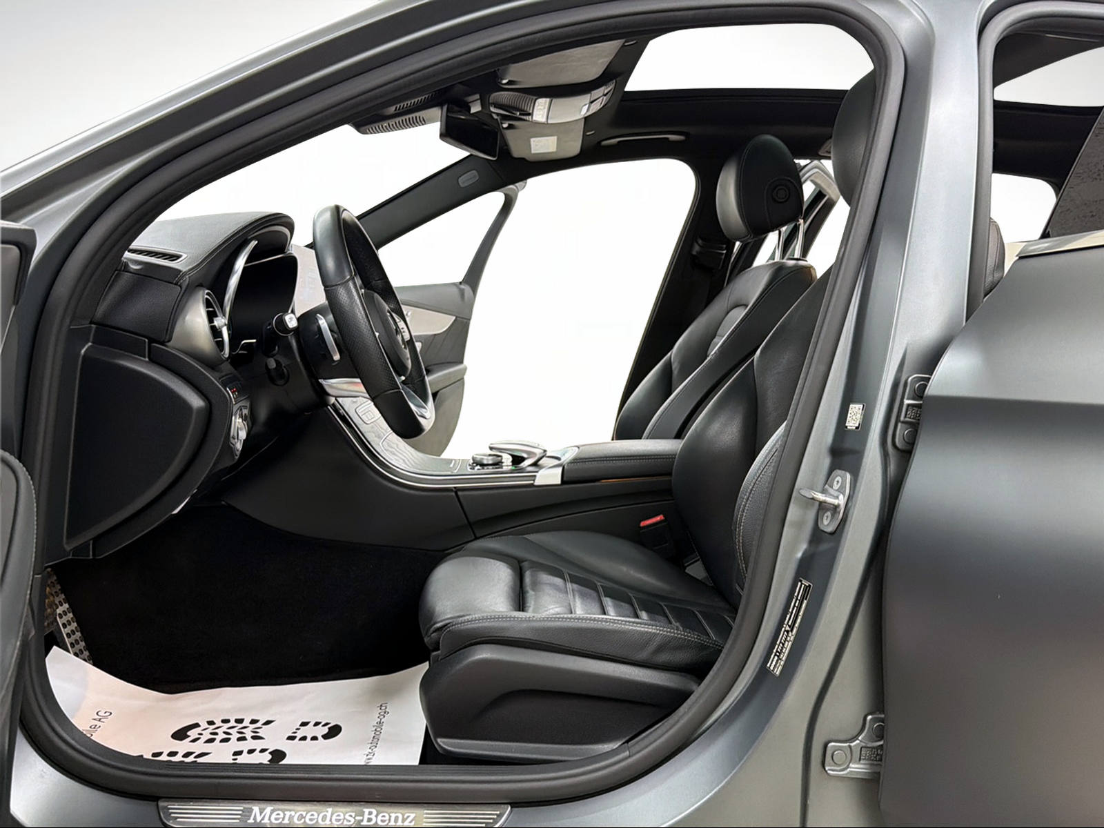 MERCEDES-BENZ C 220 d Swiss Star AMG Line 4M selenitgrau magno 9G-Tronic / Panoramadach / 360° Kamera / Leder / Keyless Go /-image-5