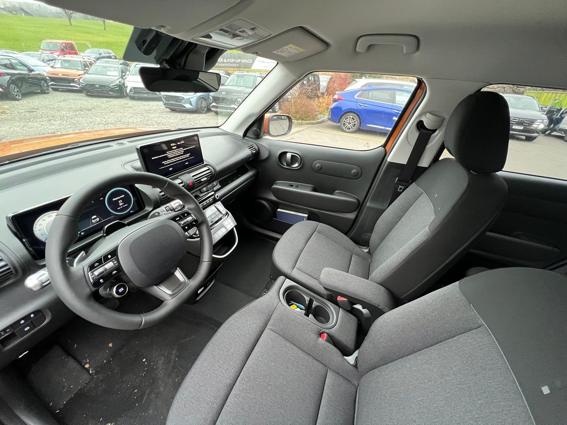 HYUNDAI Inster 49kWh Amplia-image-10